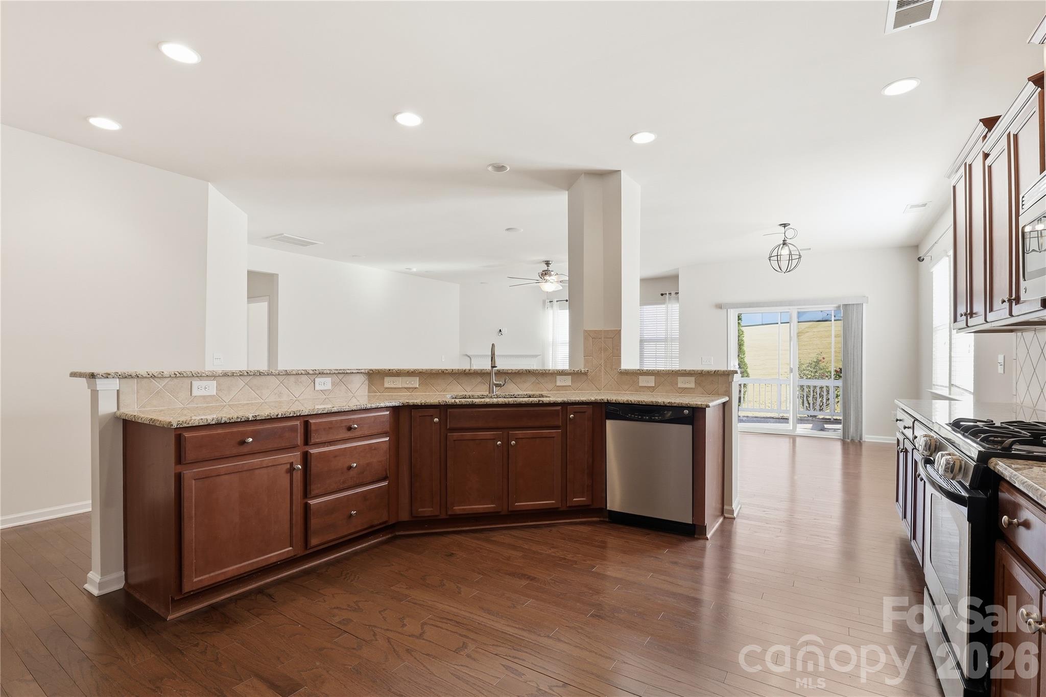 159 E Warfield Drive