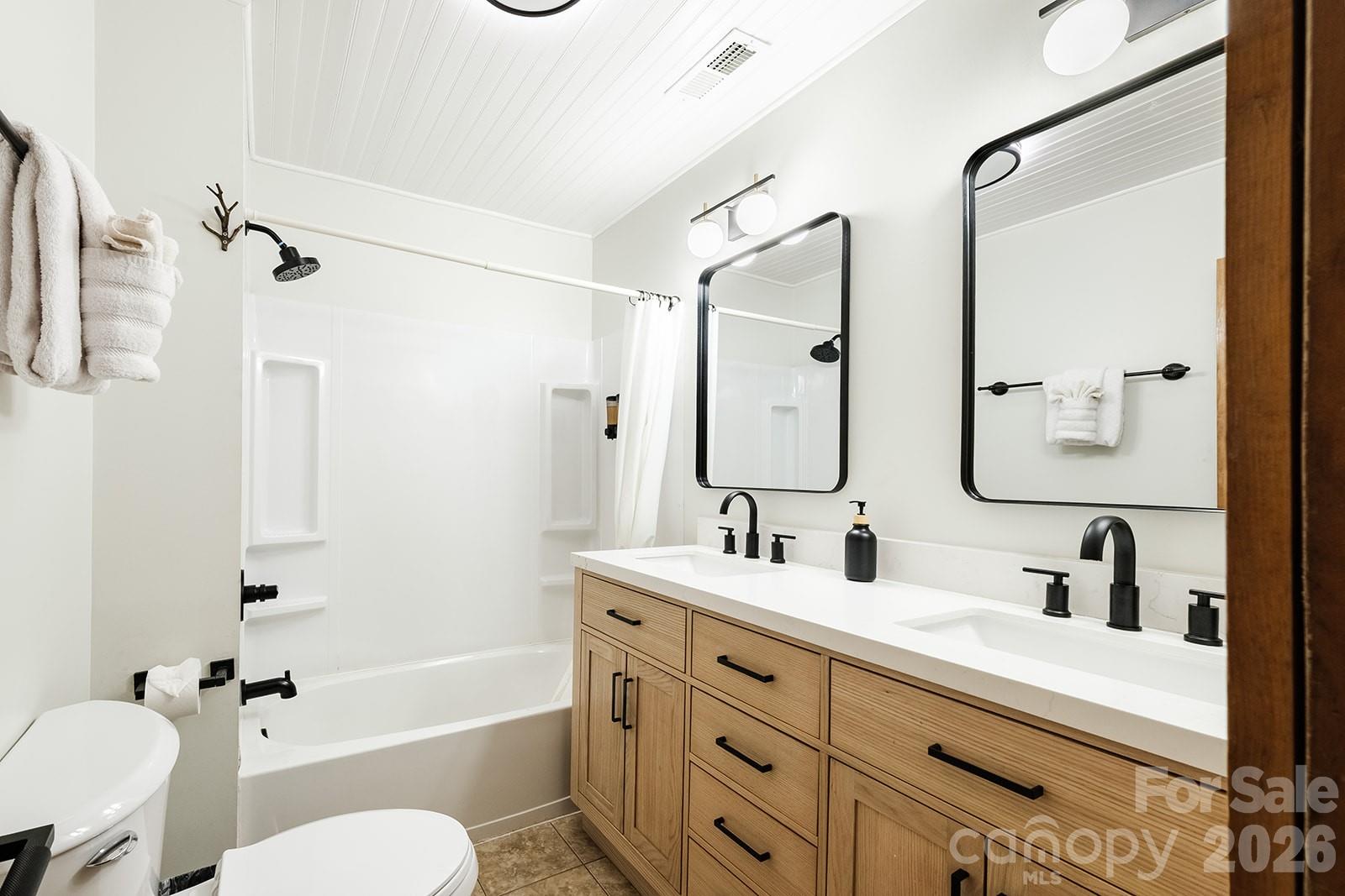 658 Biltmore Circle Unit: 82