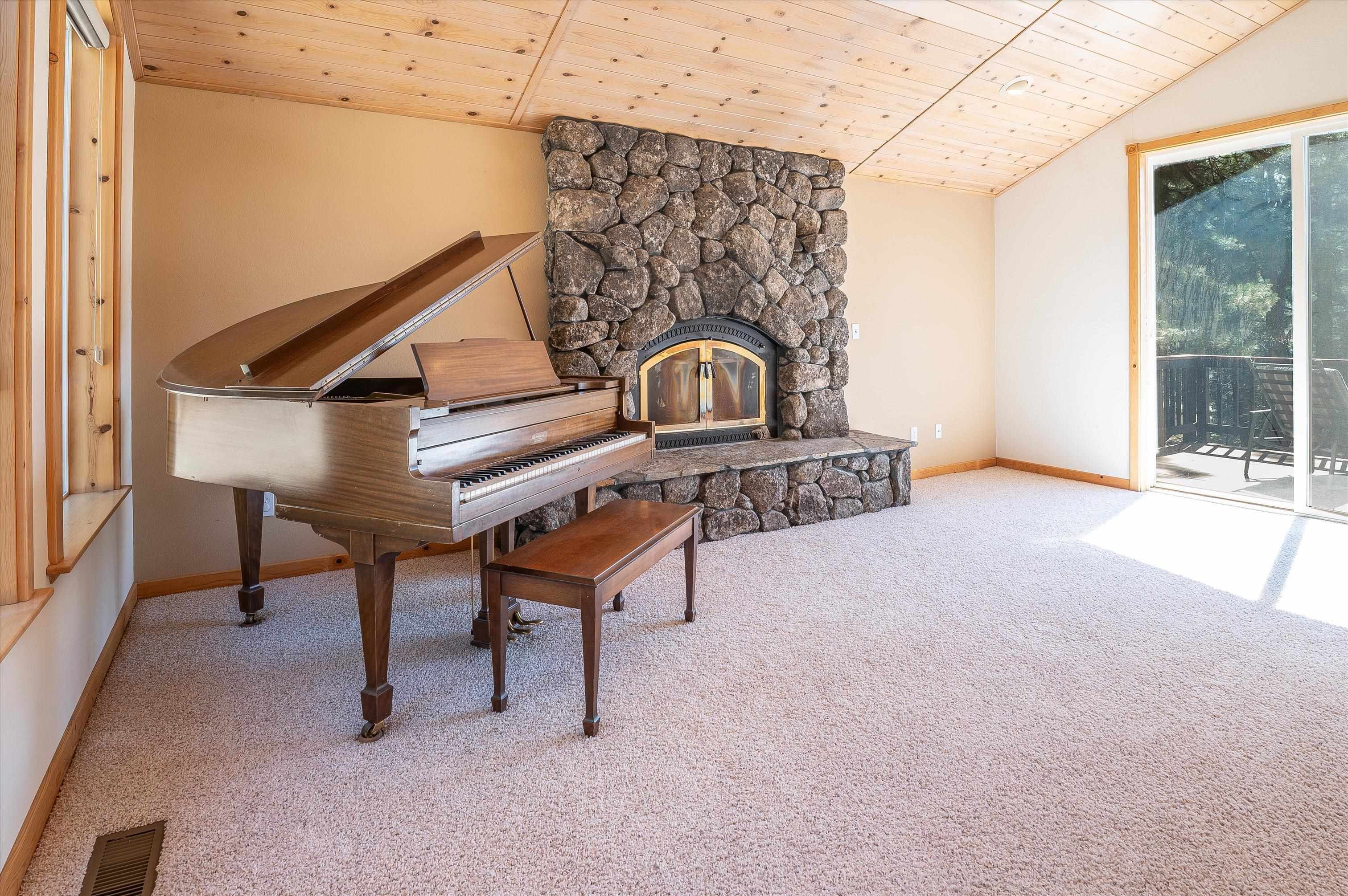 16095 Woodbridge Court