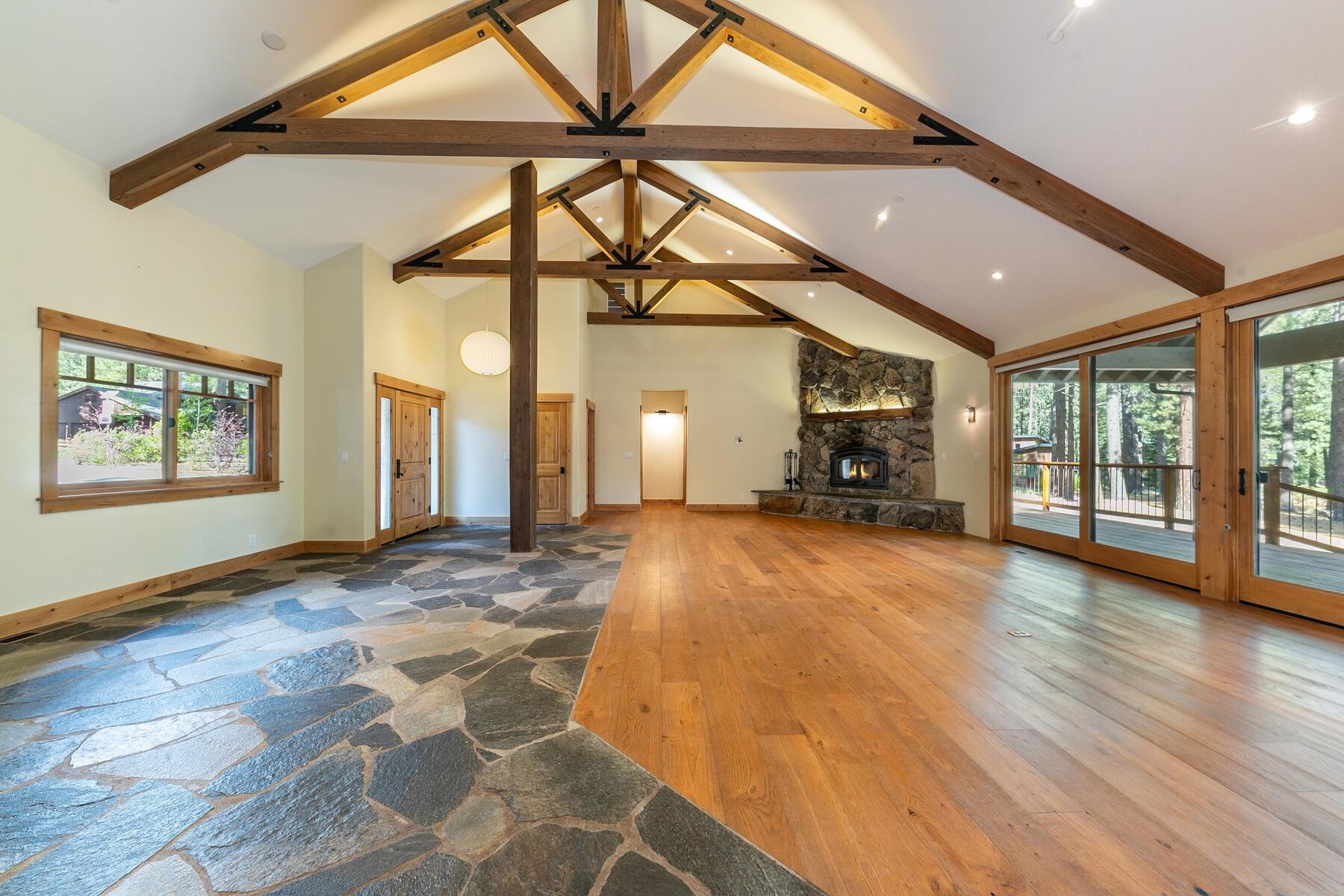 11093 Comstock Drive