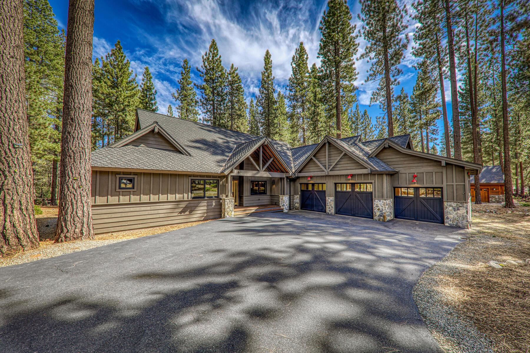 11093 Comstock Drive