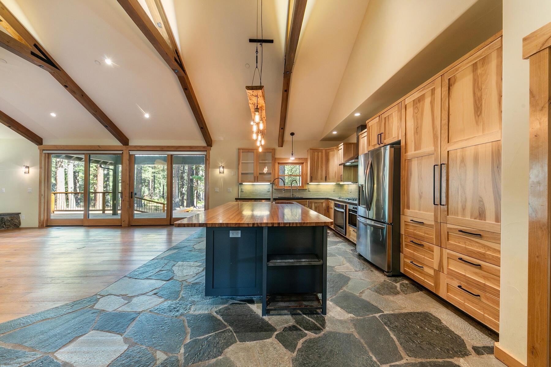 11093 Comstock Drive