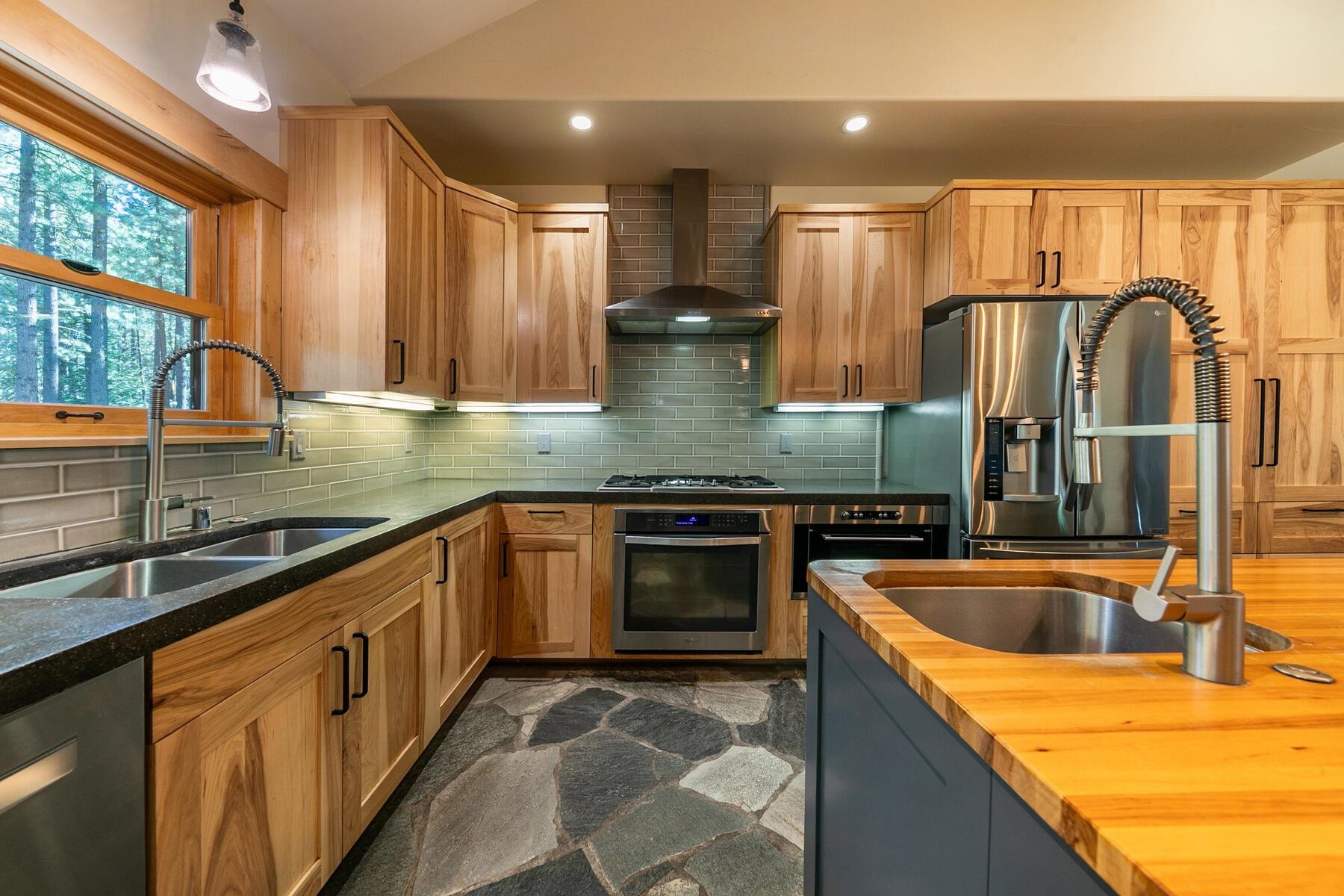 11093 Comstock Drive