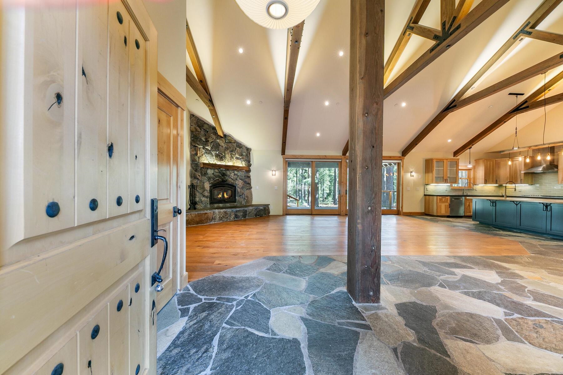 11093 Comstock Drive