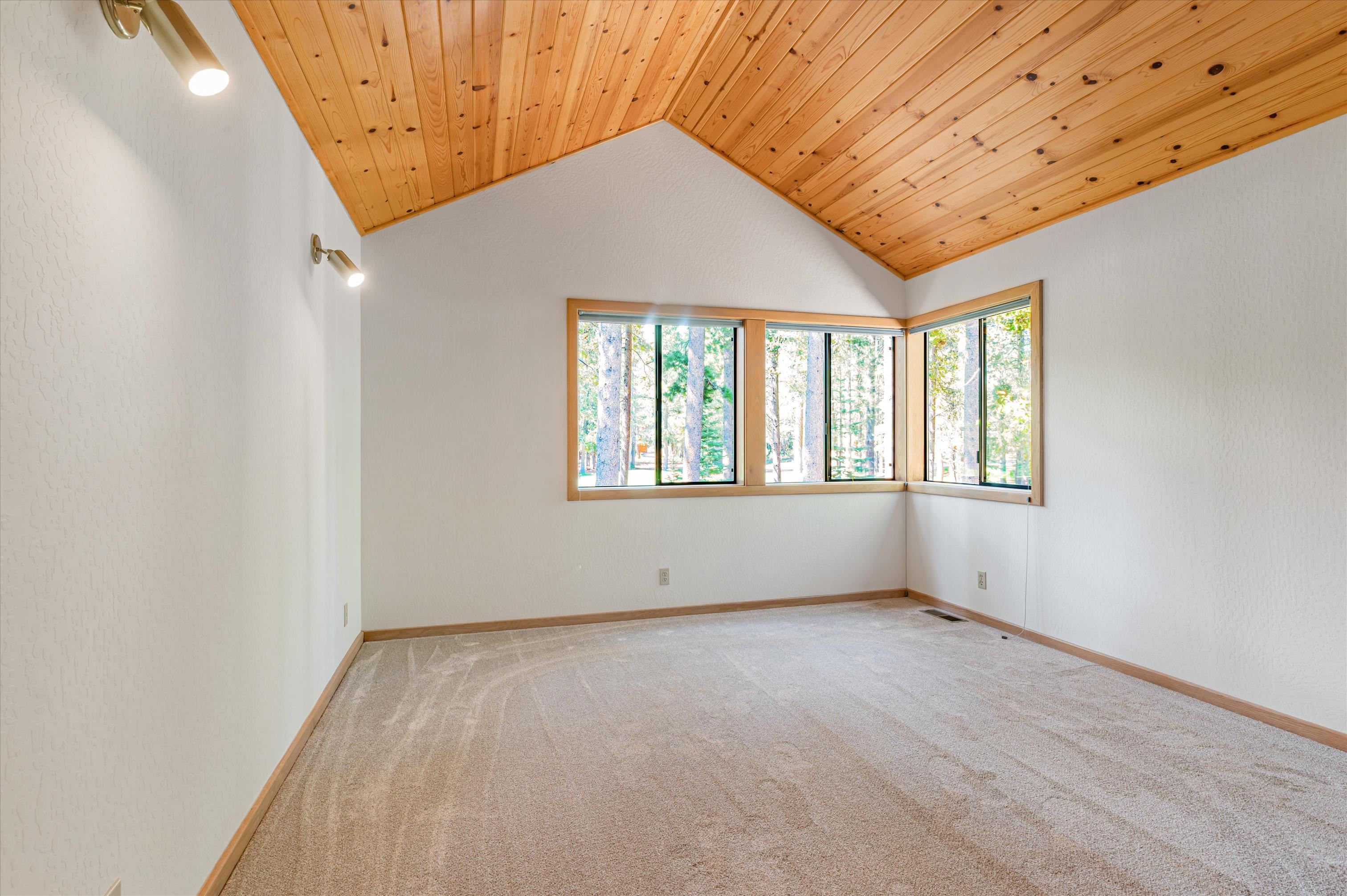 12852 Skiview Loop