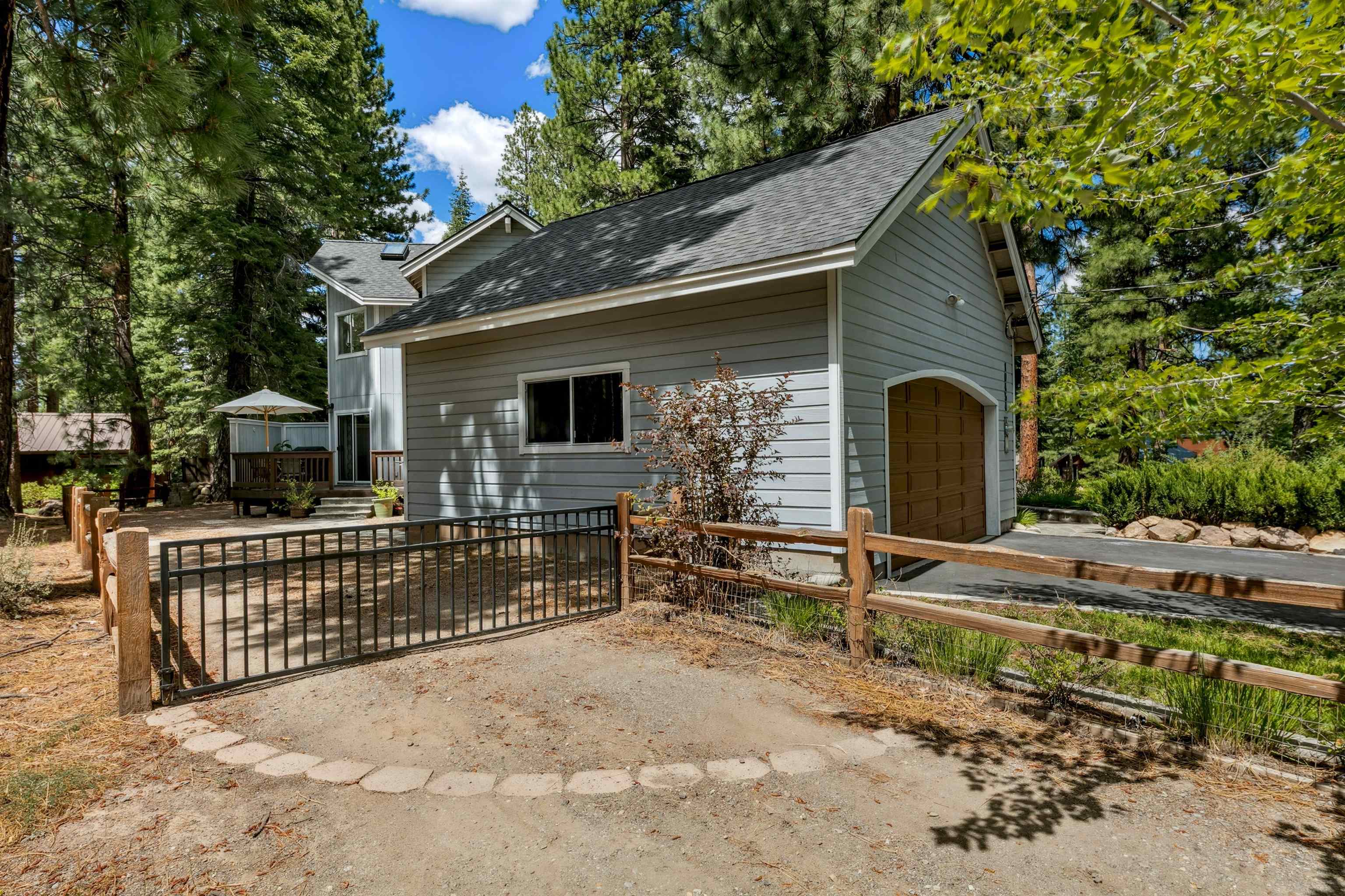 10454 Royal Crest Drive