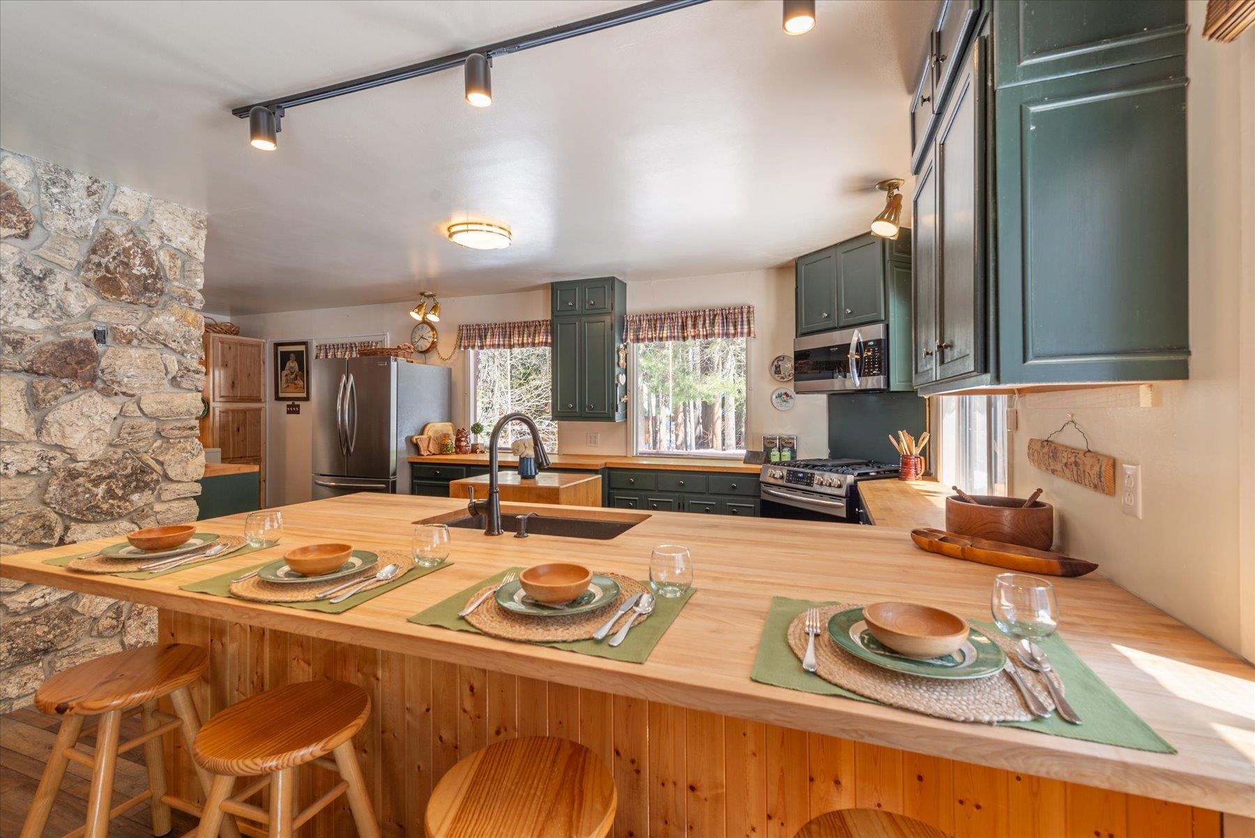 15609 Cottonwood Drive