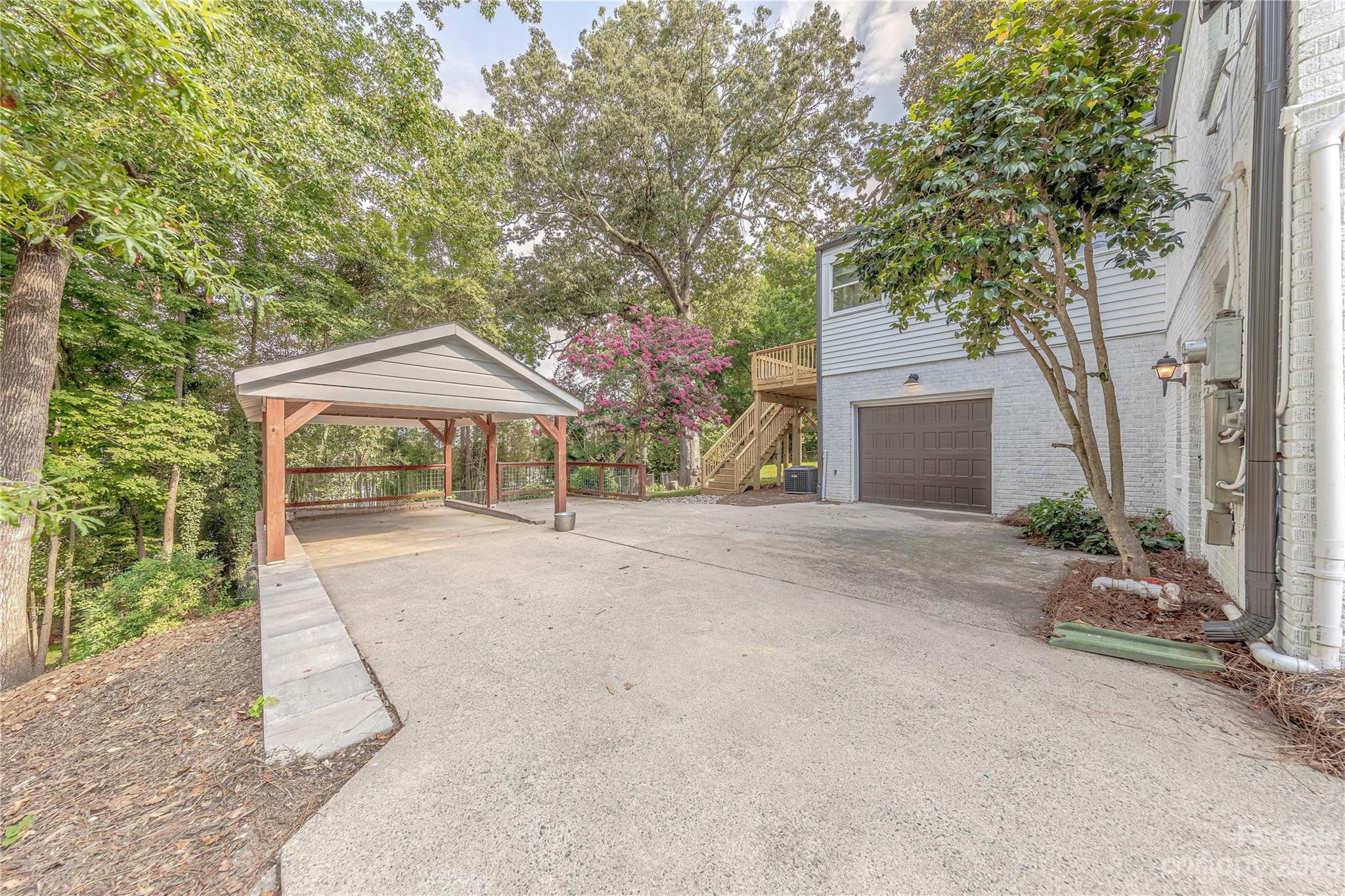 3908 Selwyn Avenue