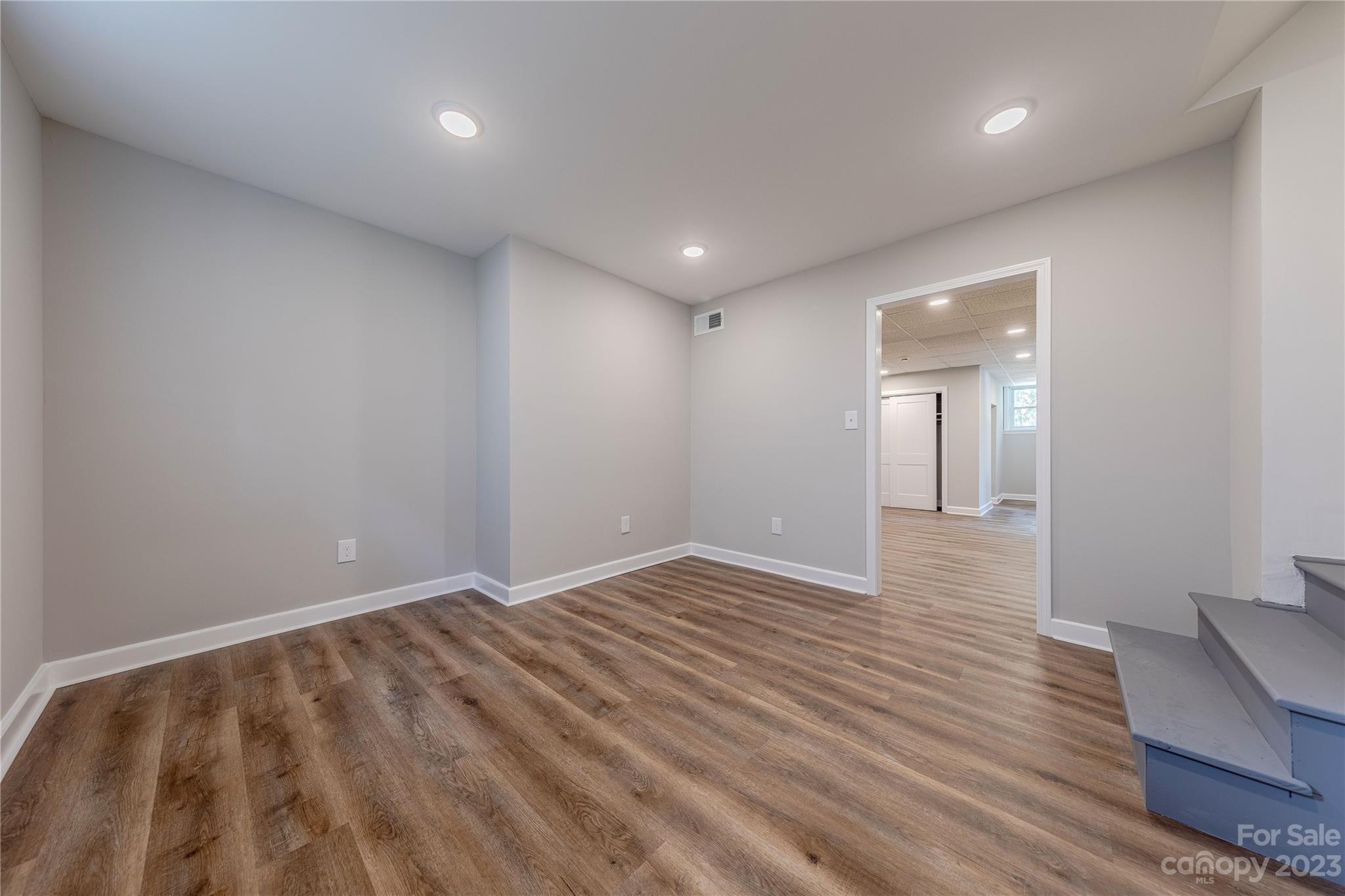 3908 Selwyn Avenue
