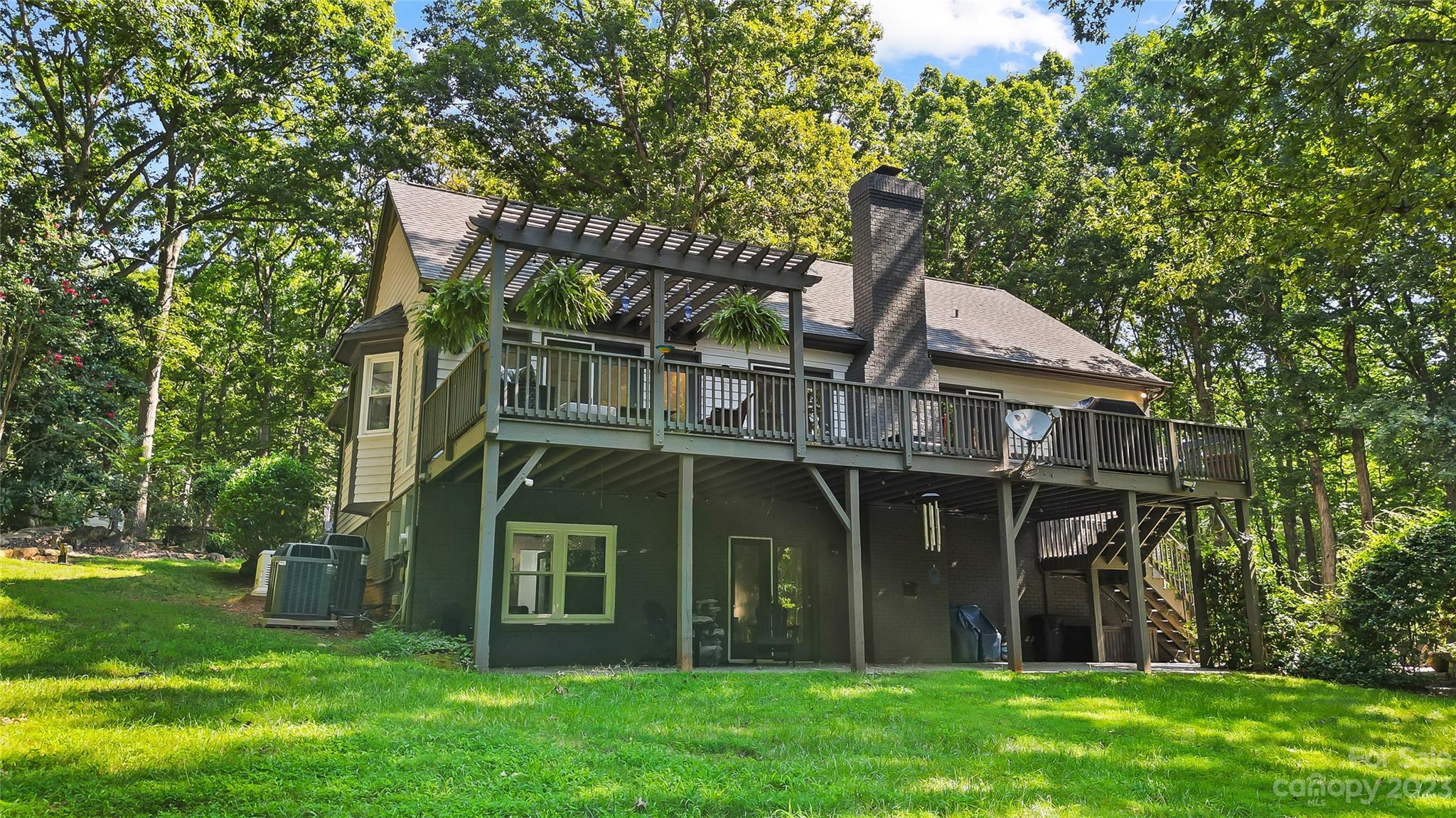 9131 N Pine Hill Lane