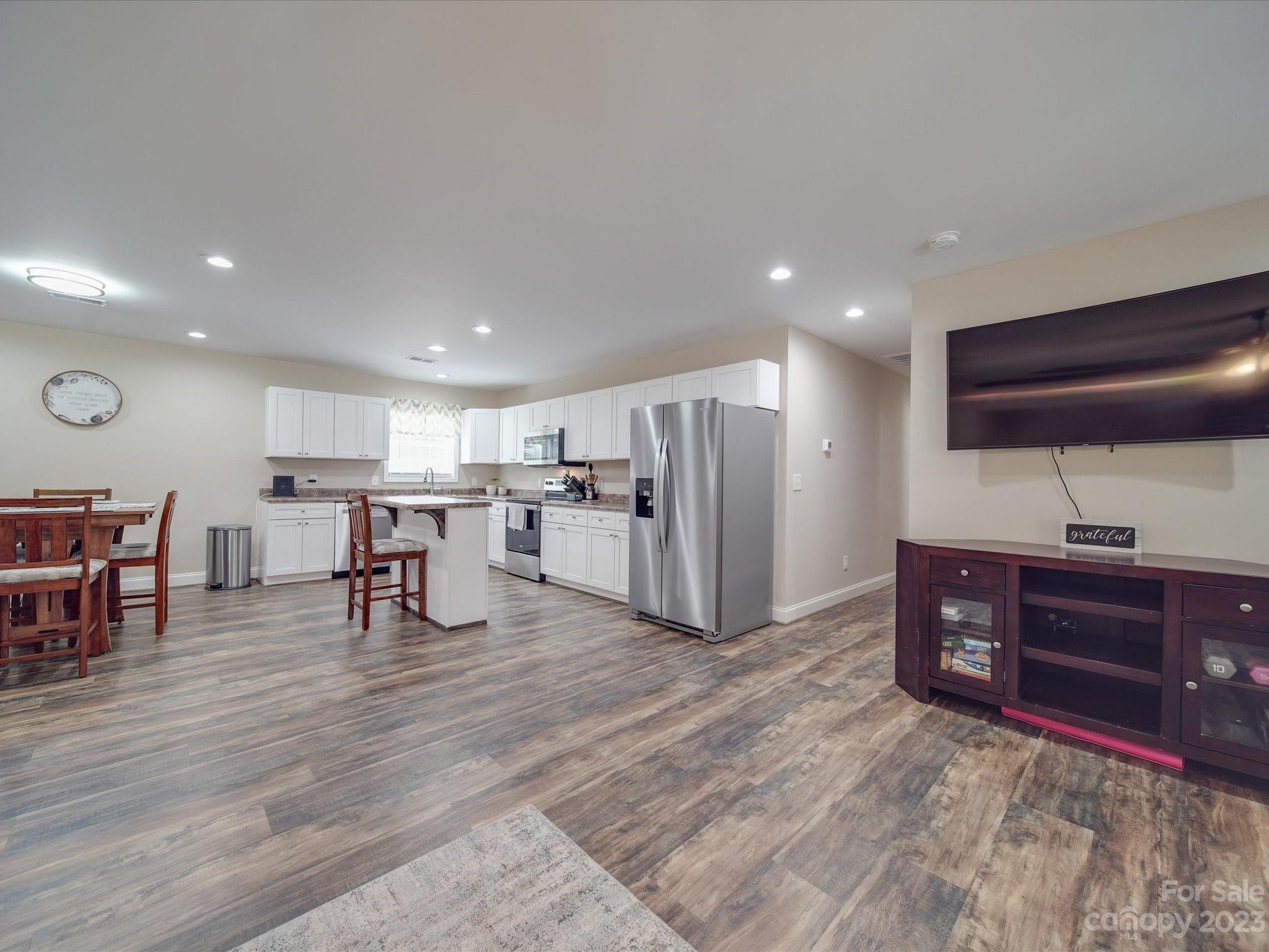 5554 Hillsdale Drive