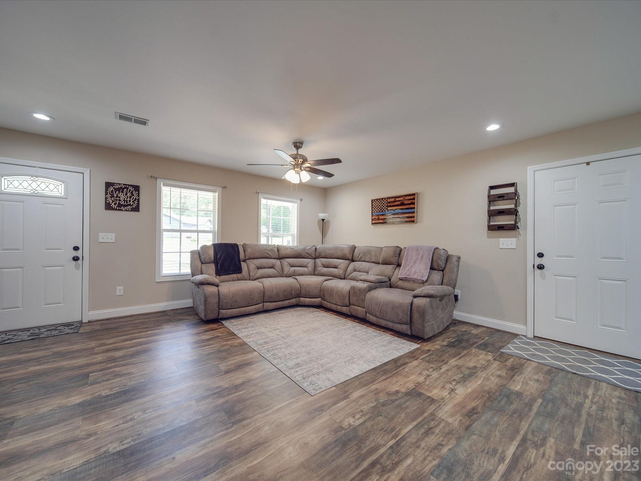 5554 Hillsdale Drive