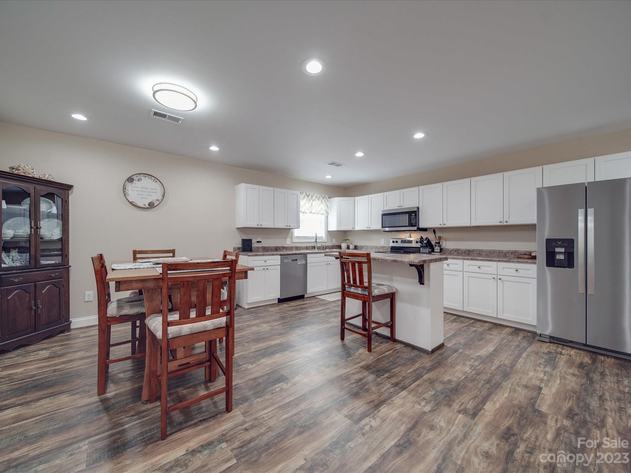 5554 Hillsdale Drive