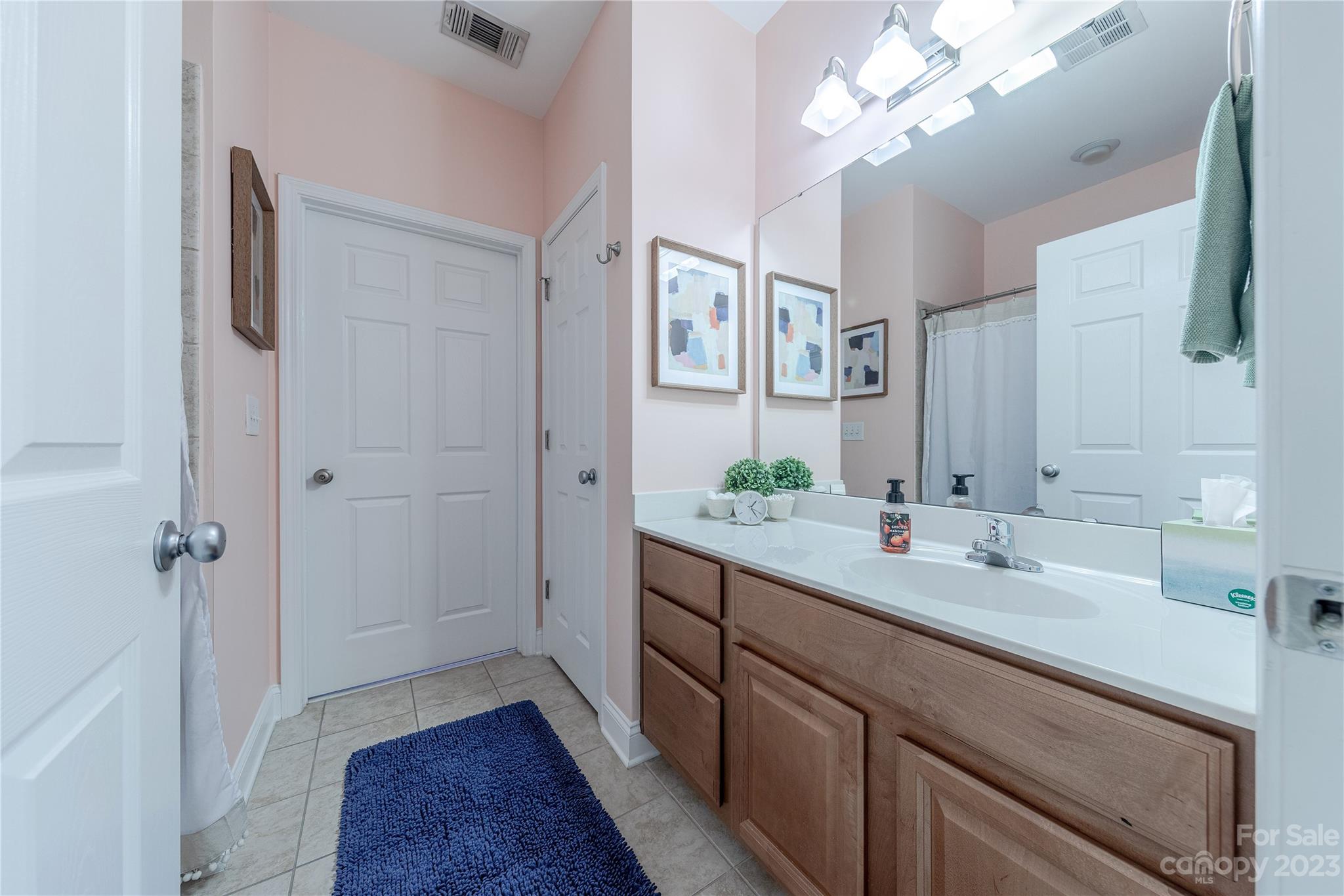 1000 E Woodlawn Road Unit: 410