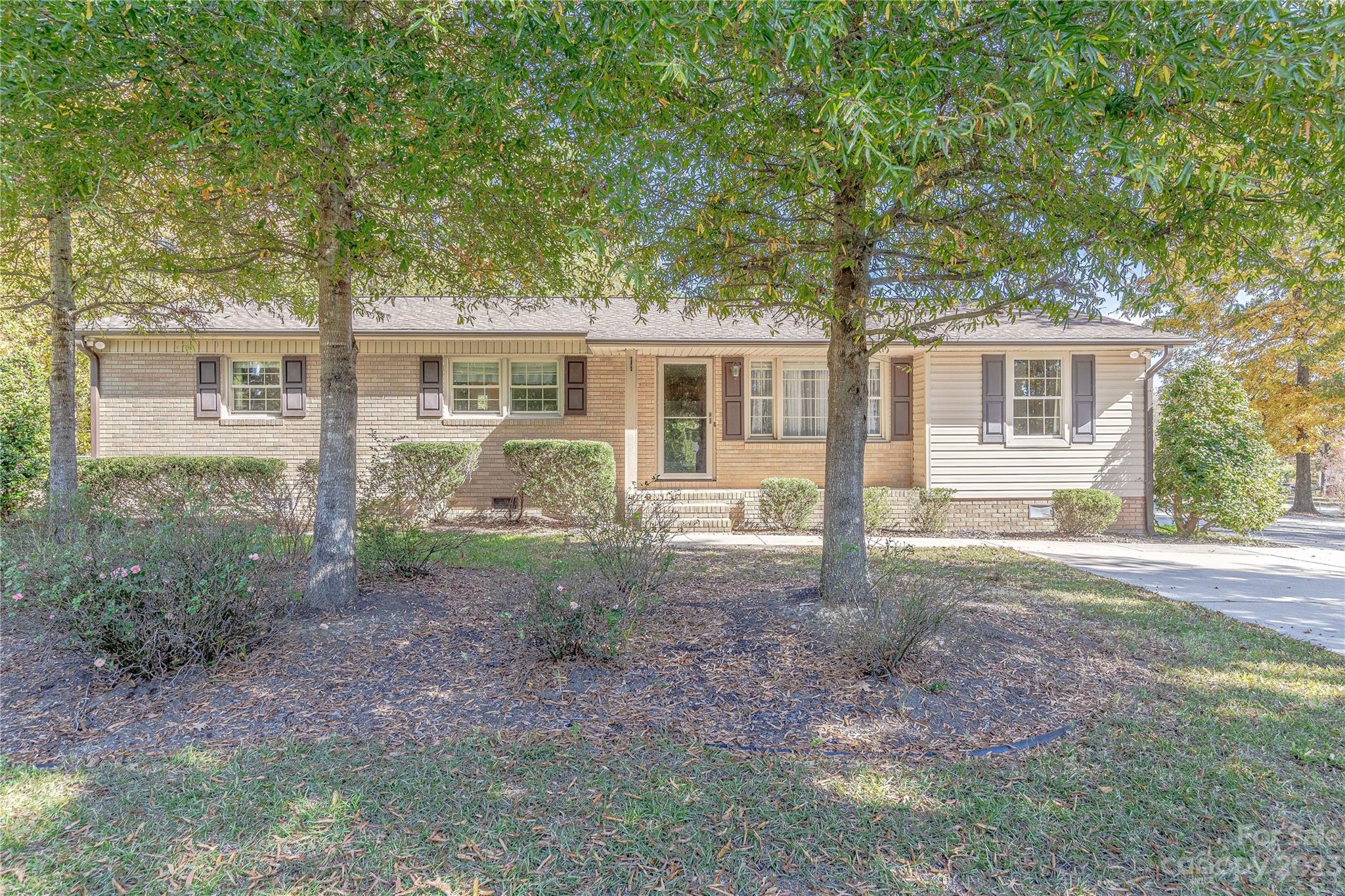 962 Community Lane