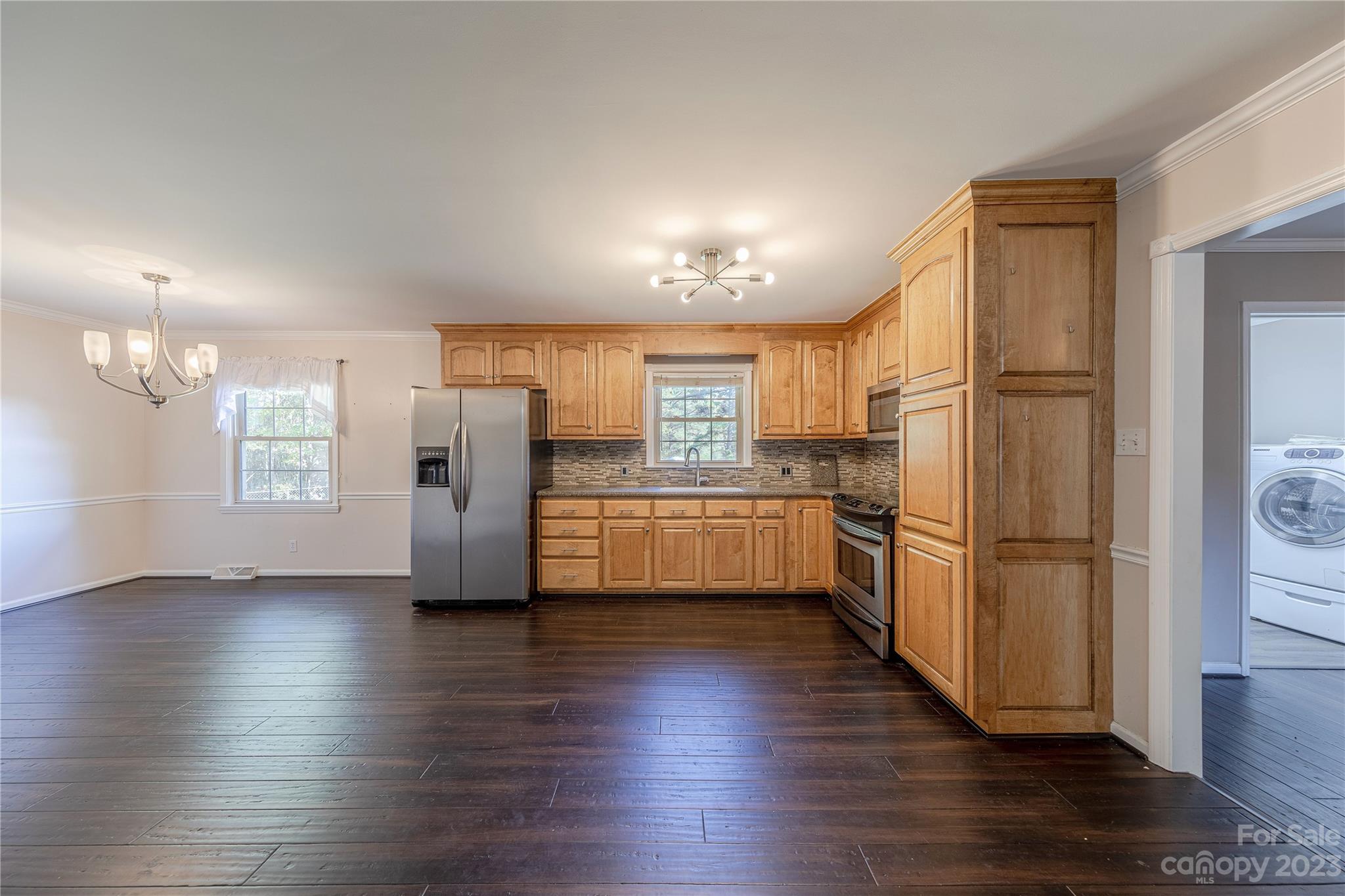 962 Community Lane