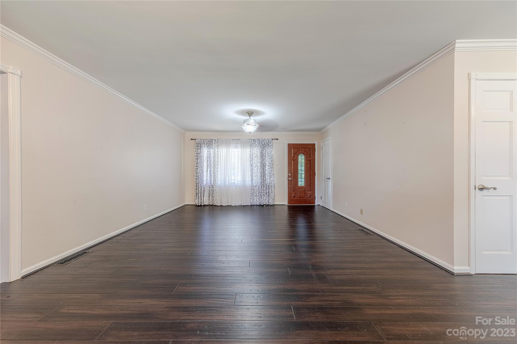 962 Community Lane