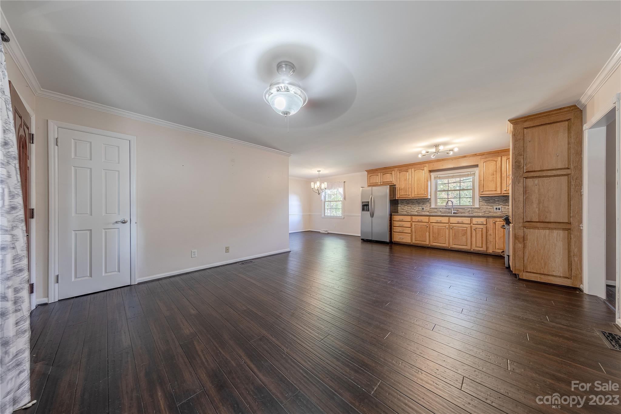962 Community Lane