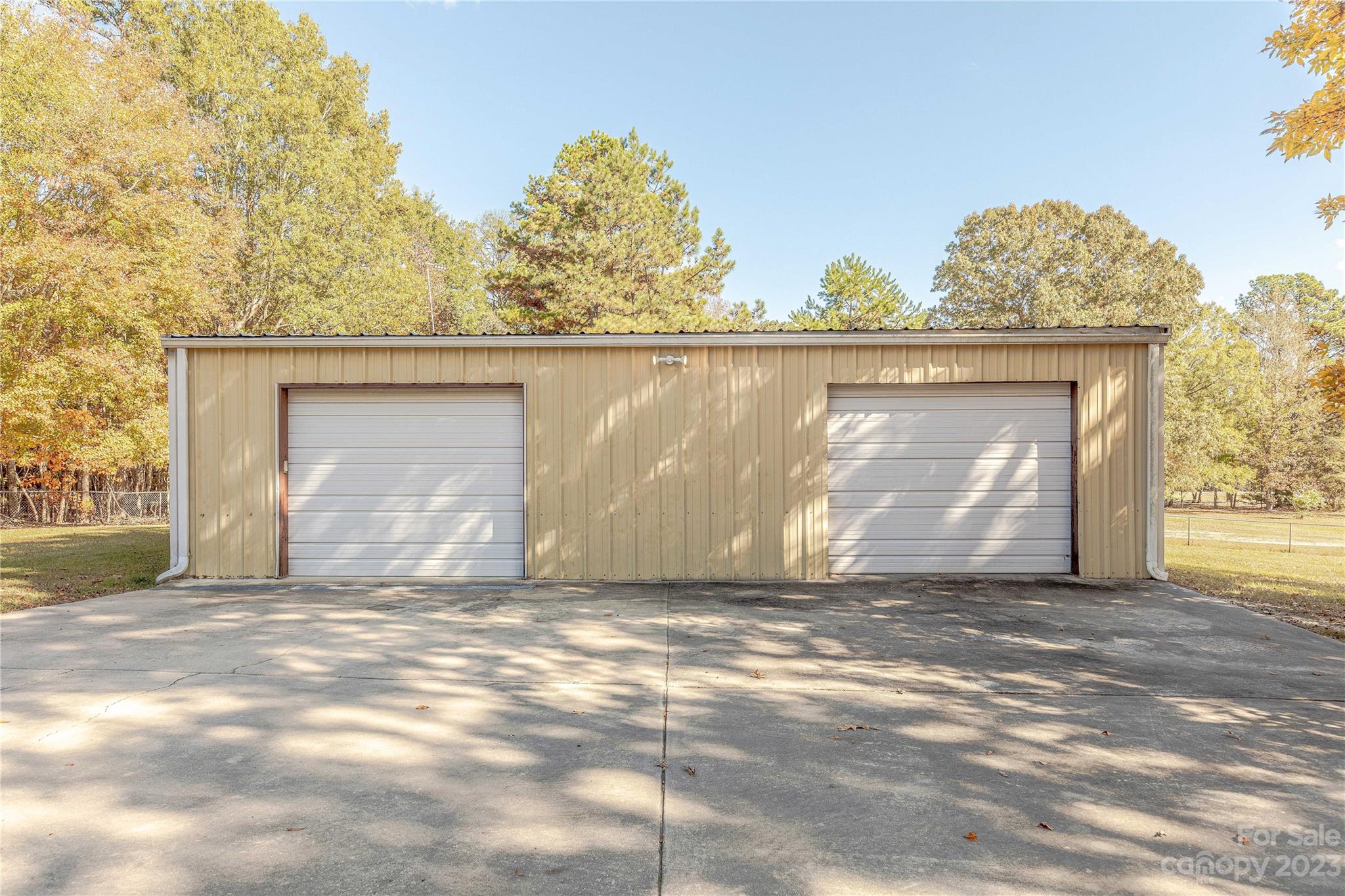 962 Community Lane