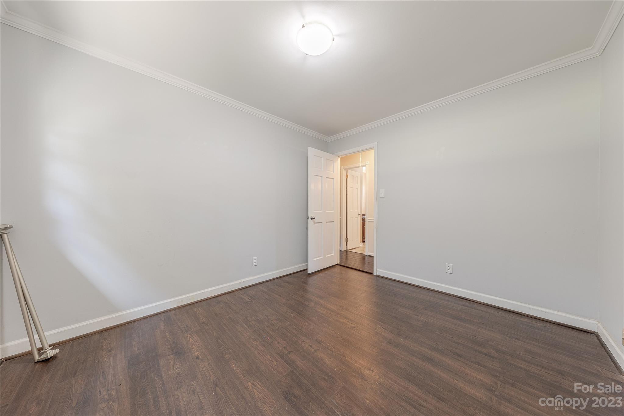 962 Community Lane