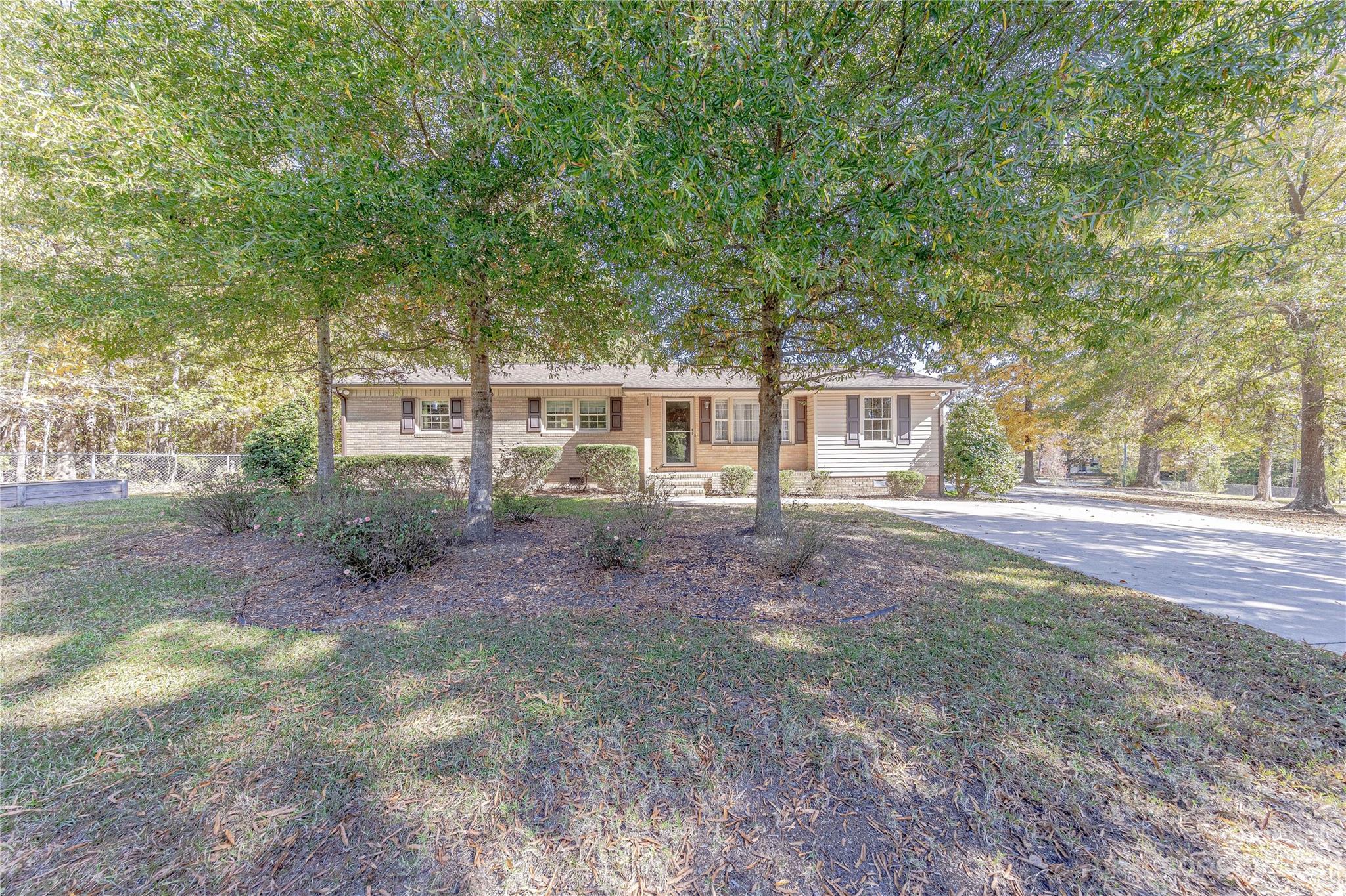 962 Community Lane