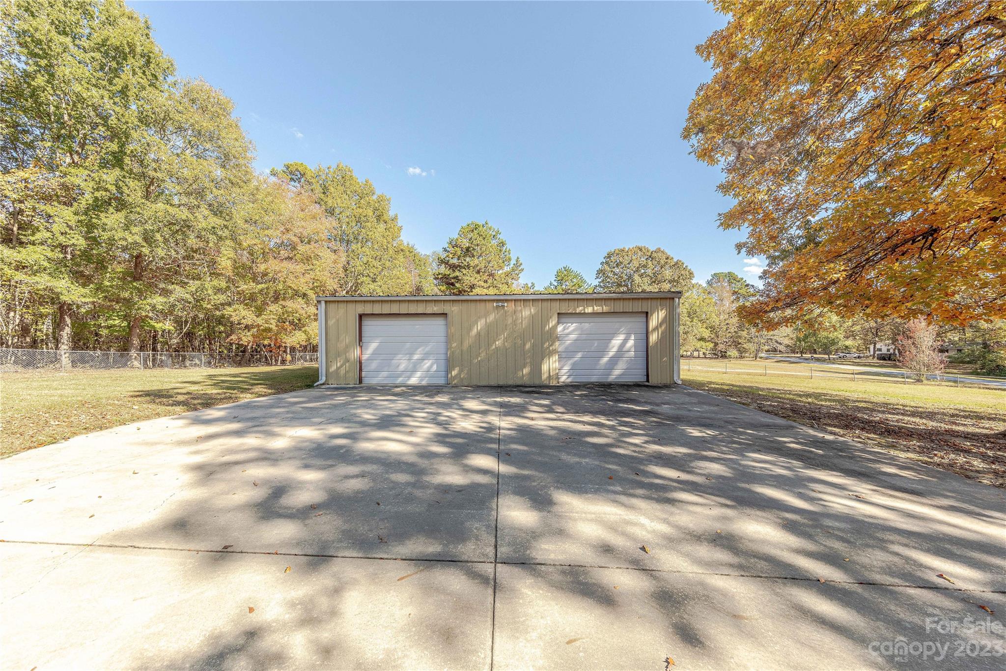 962 Community Lane