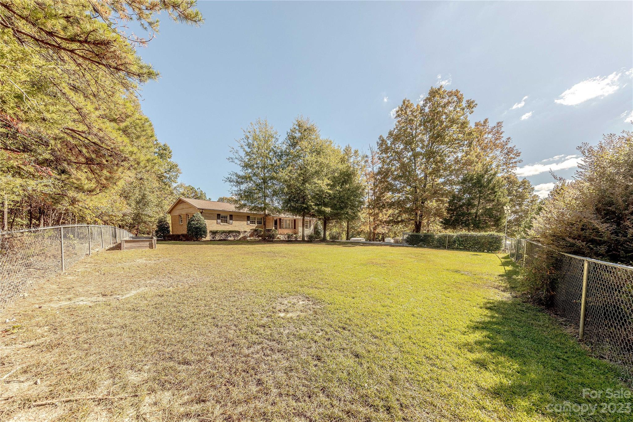 962 Community Lane