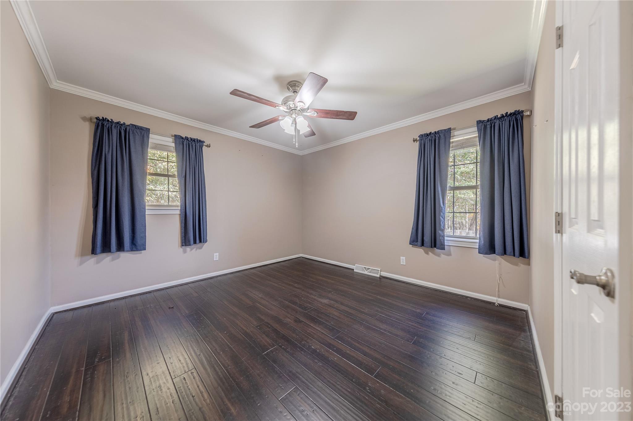 962 Community Lane