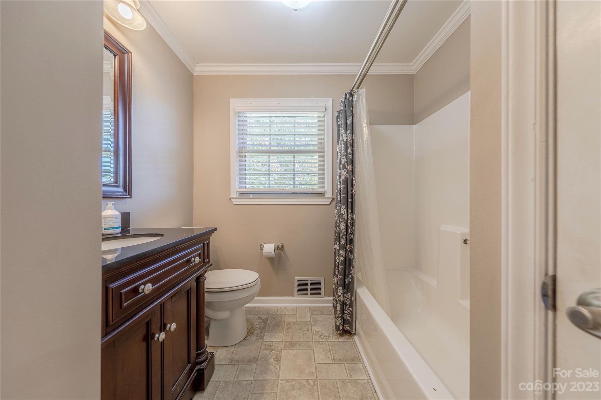 962 Community Lane
