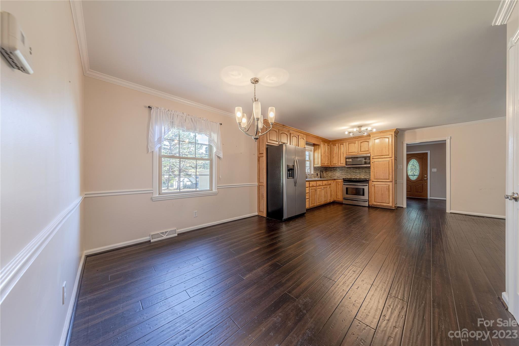 962 Community Lane