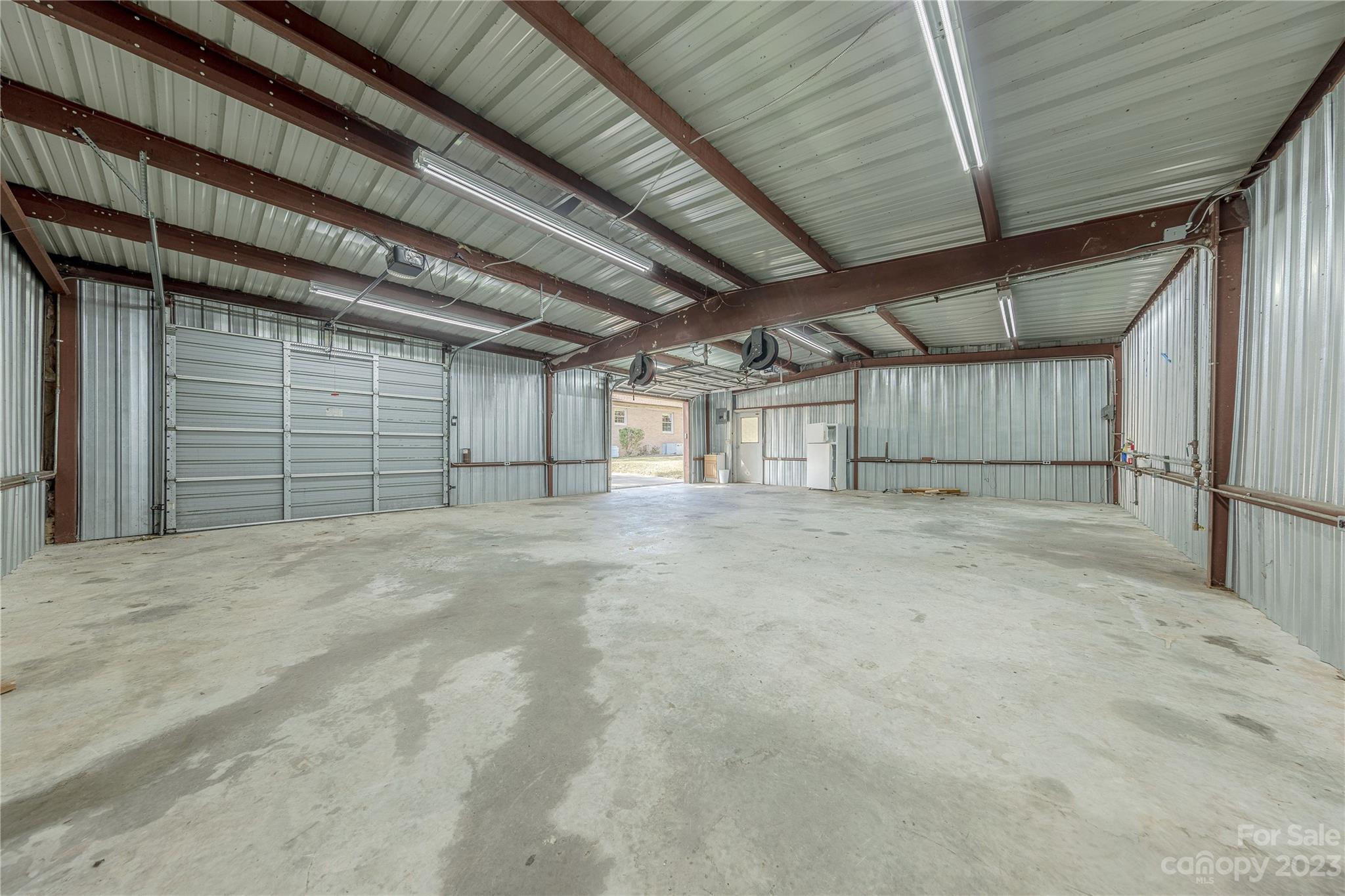 962 Community Lane