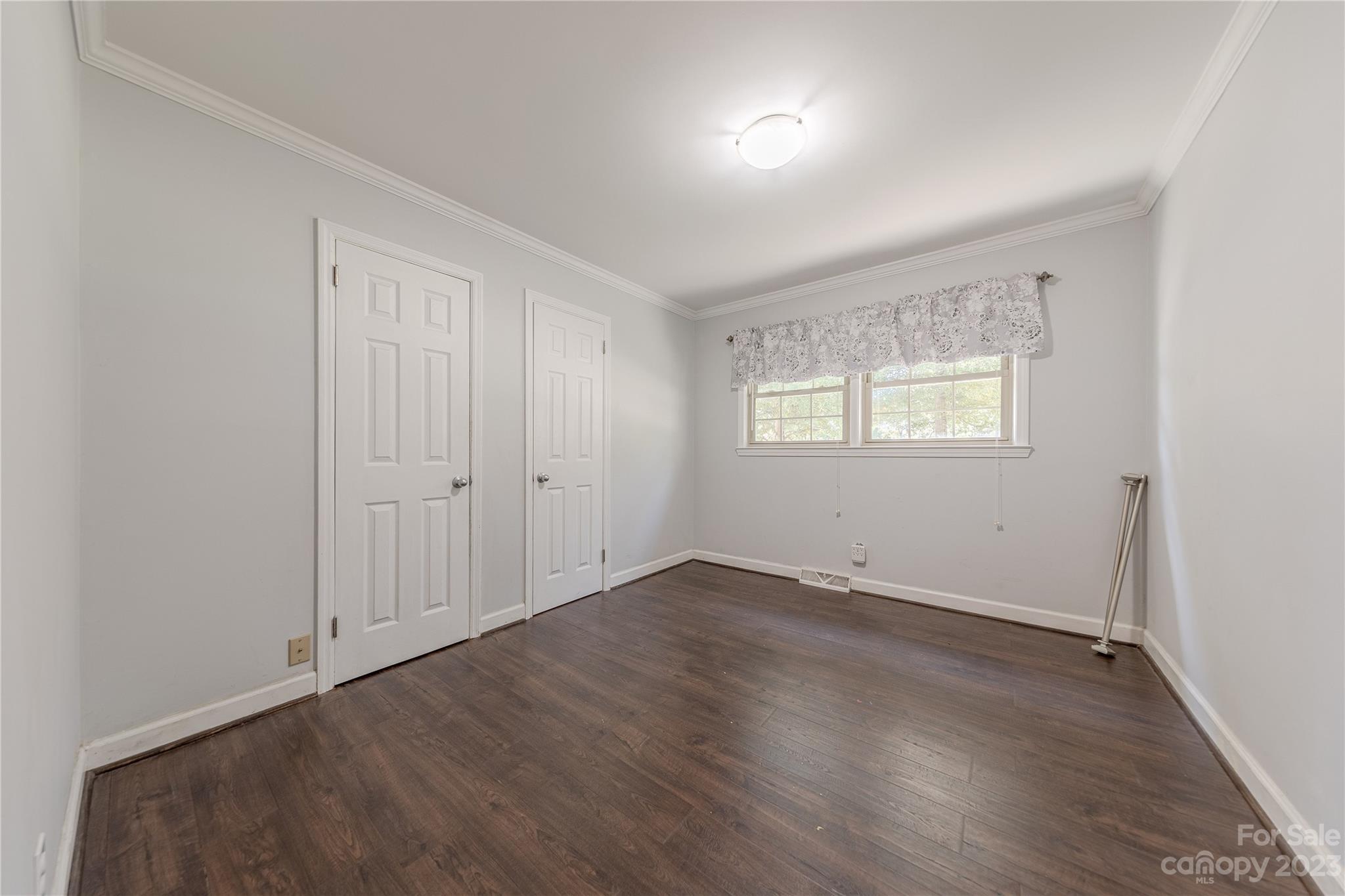 962 Community Lane