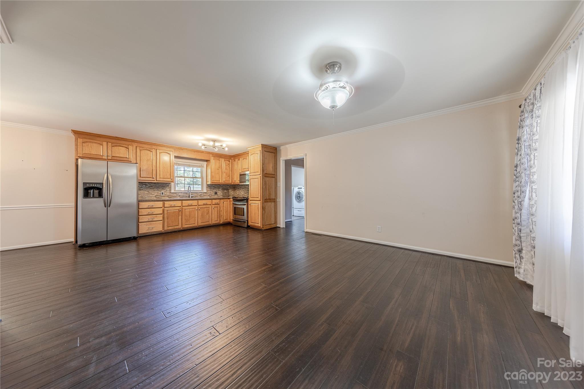 962 Community Lane