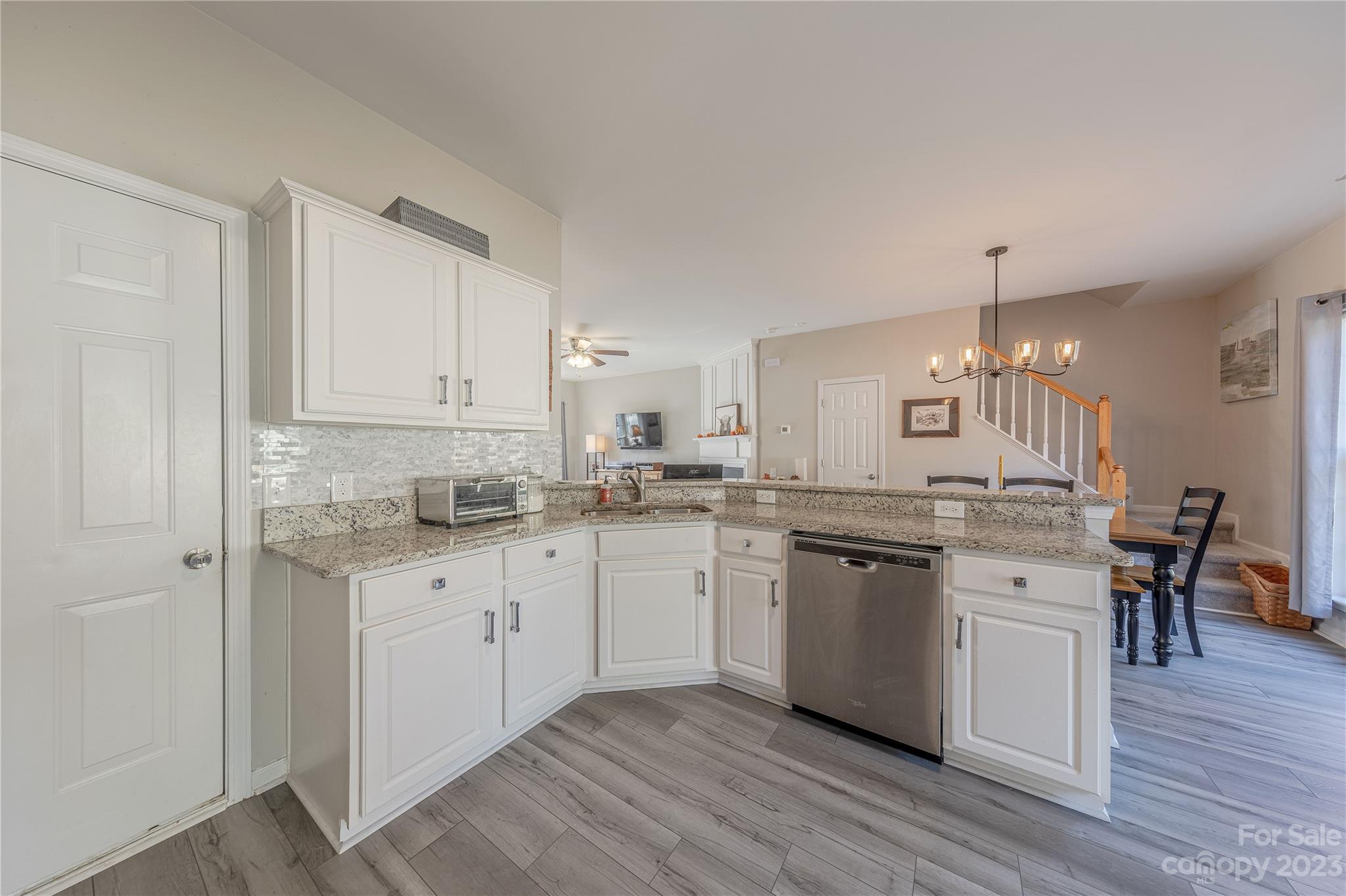 3417 Laurenhurst Lane