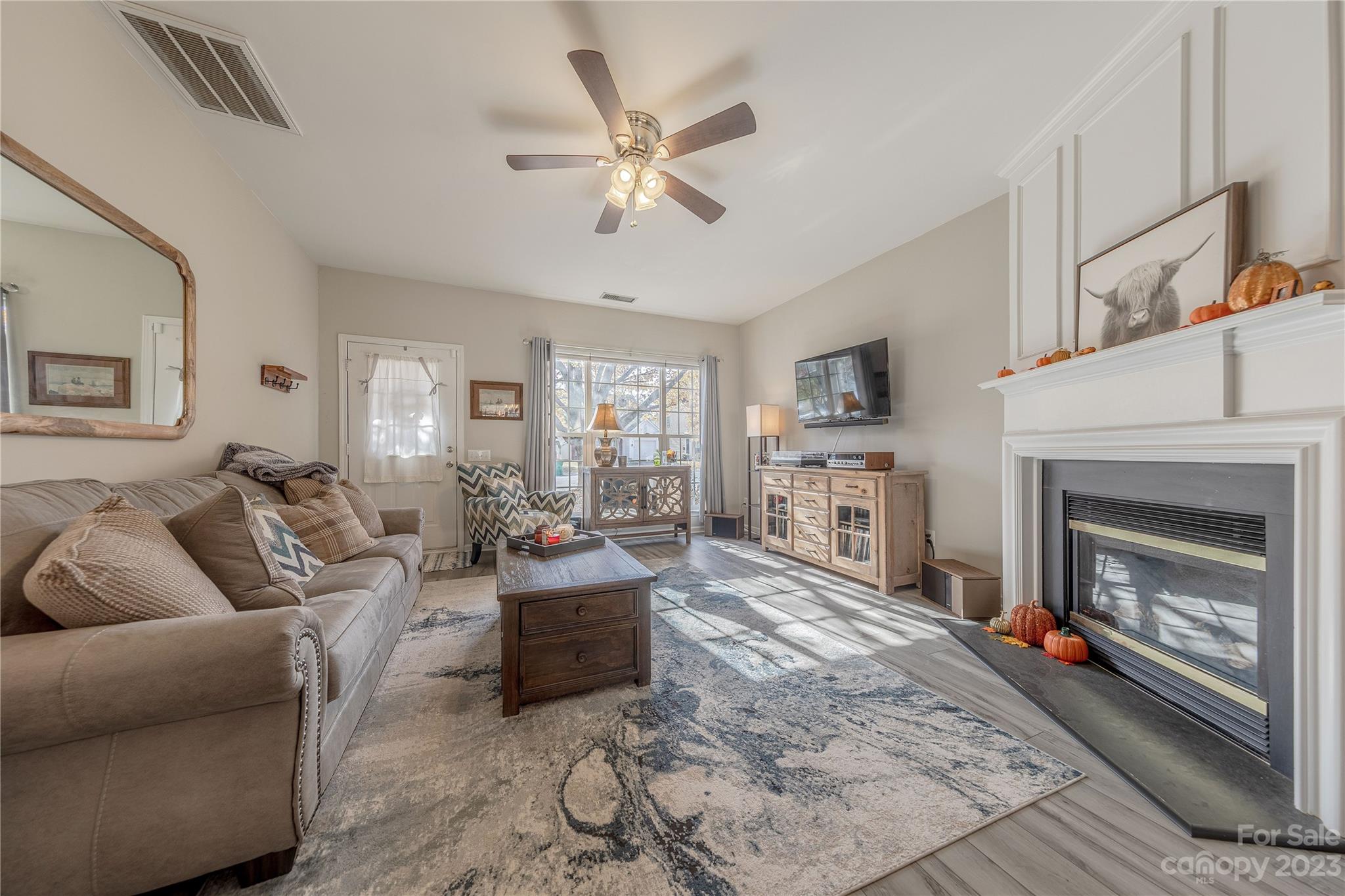 3417 Laurenhurst Lane