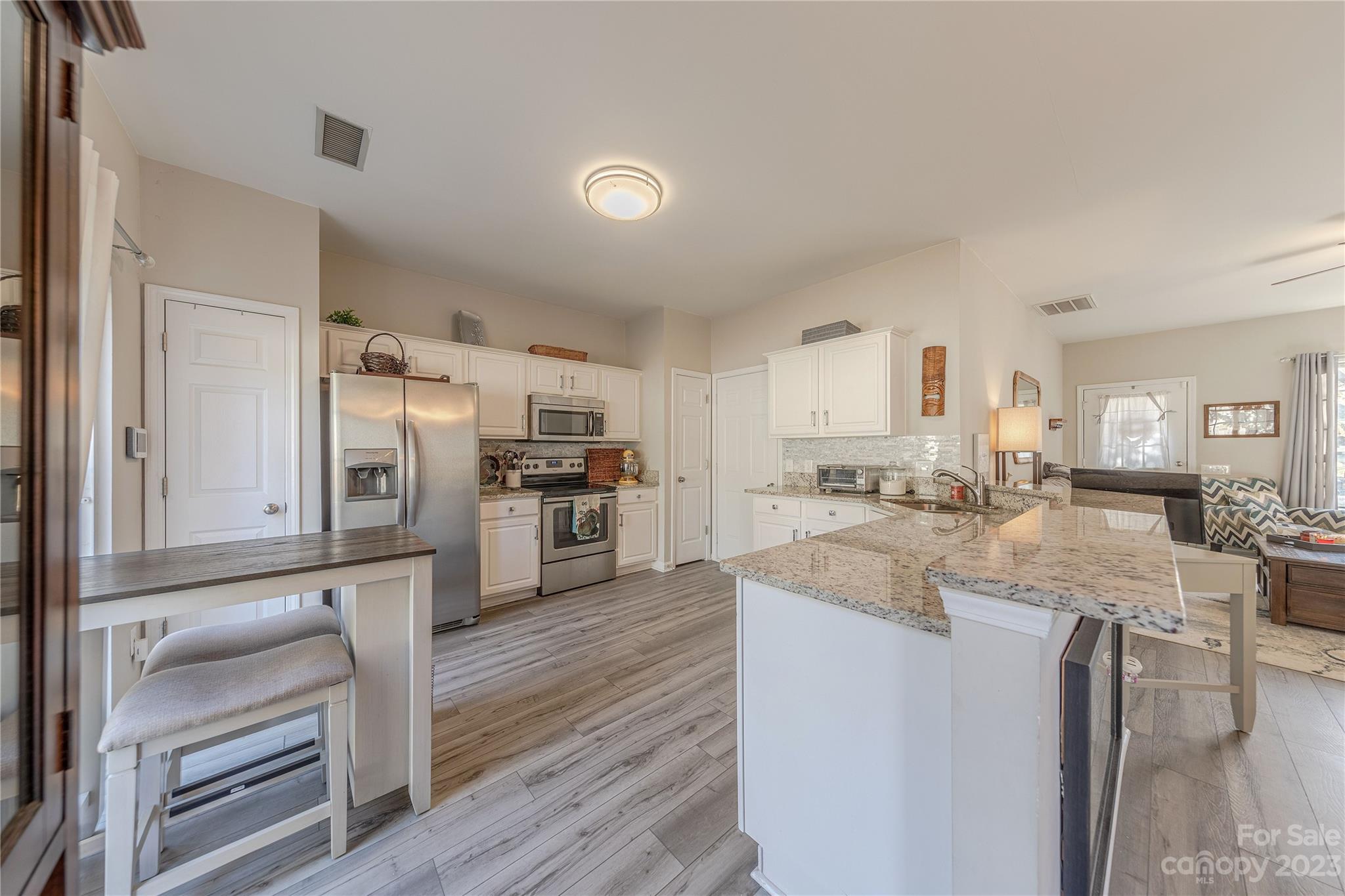 3417 Laurenhurst Lane