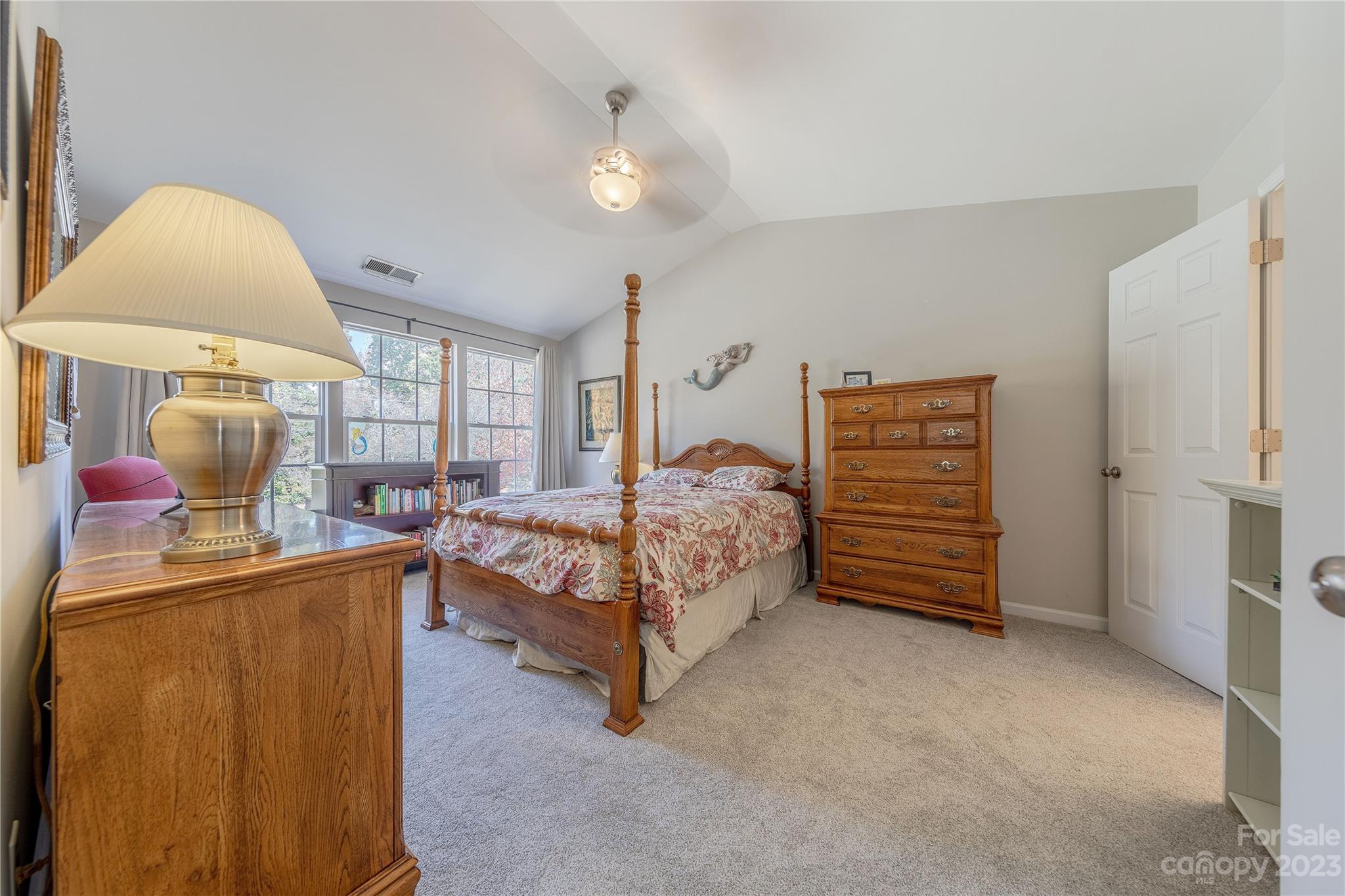 3417 Laurenhurst Lane