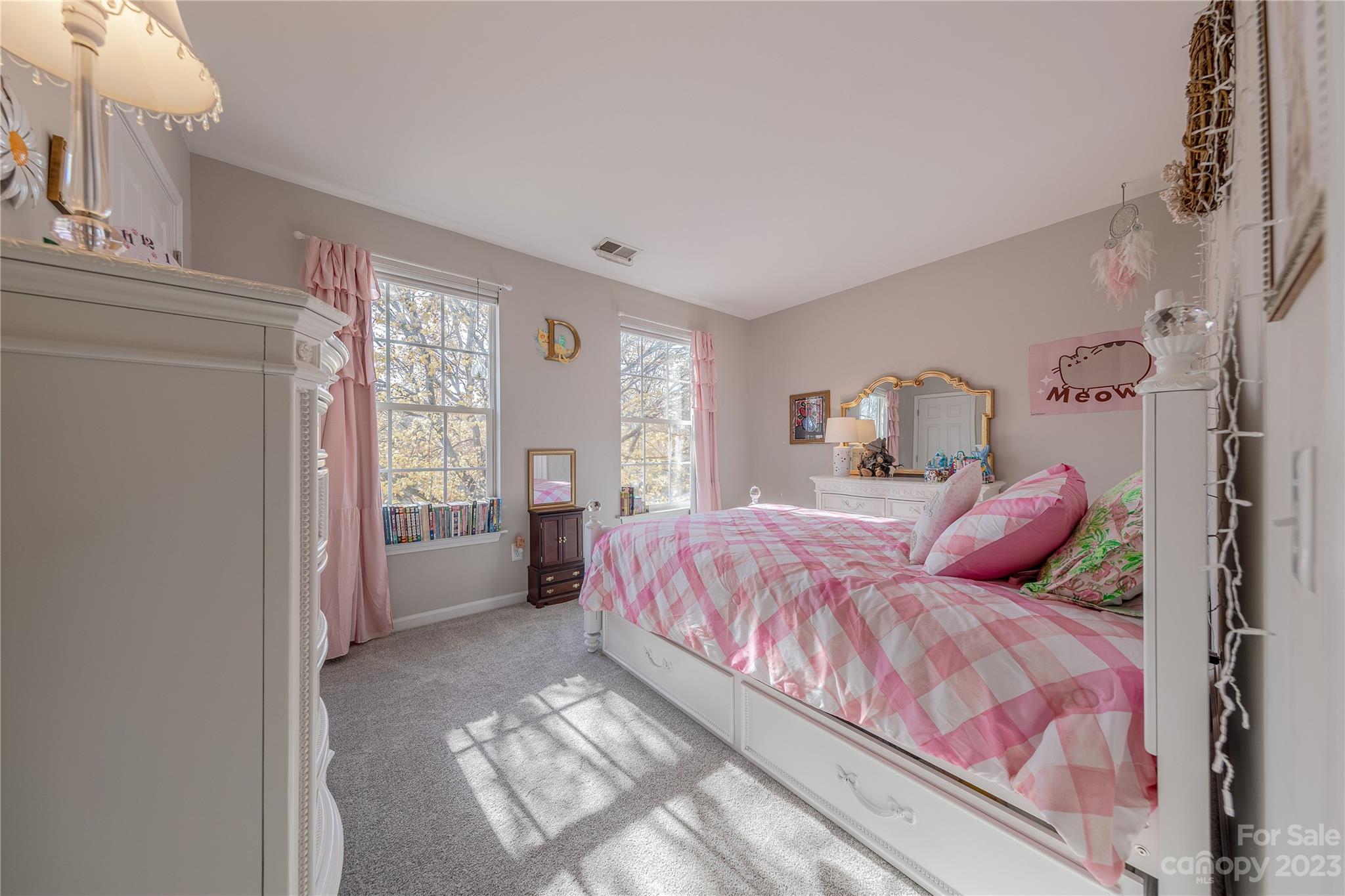 3417 Laurenhurst Lane