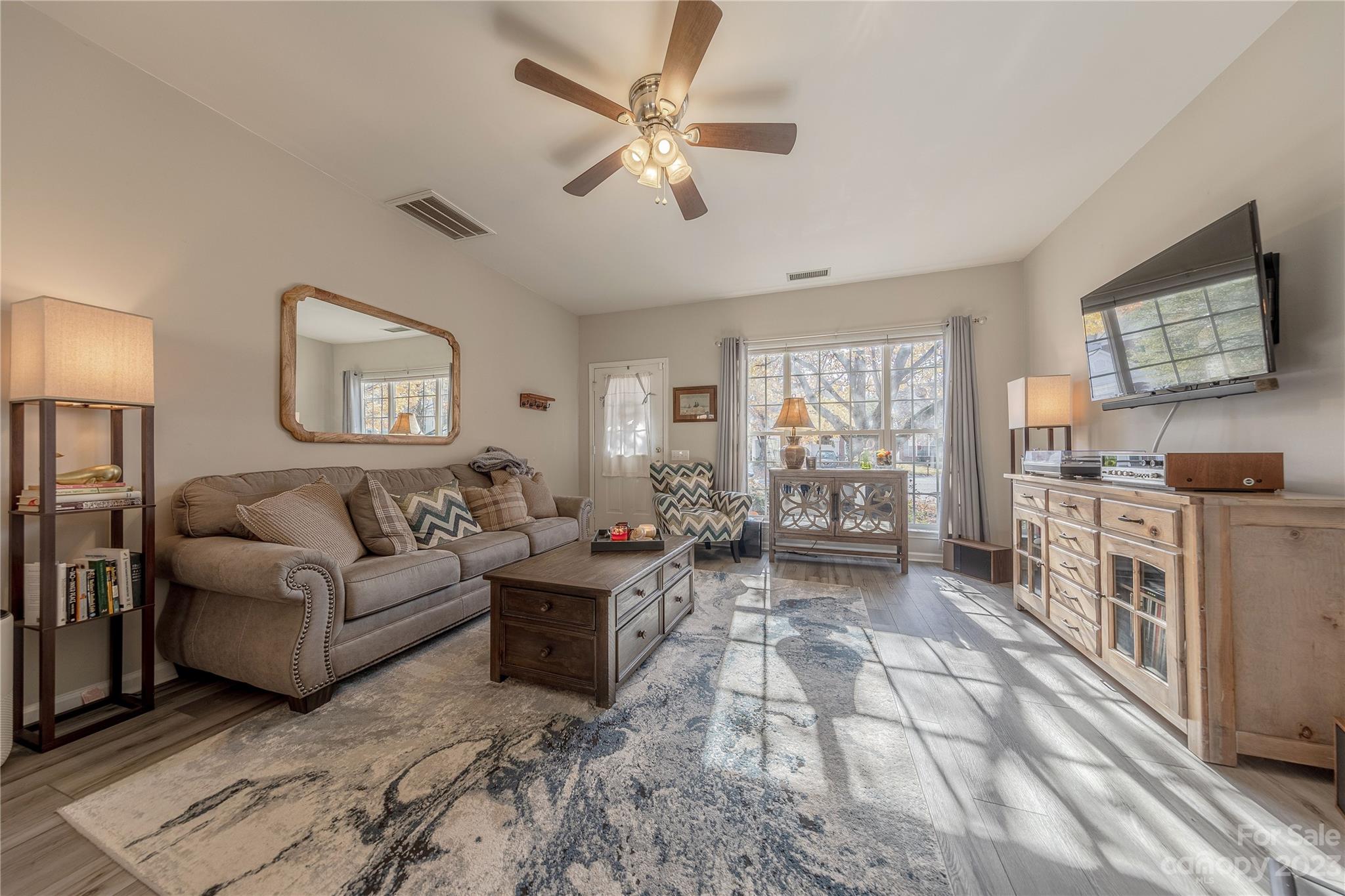 3417 Laurenhurst Lane