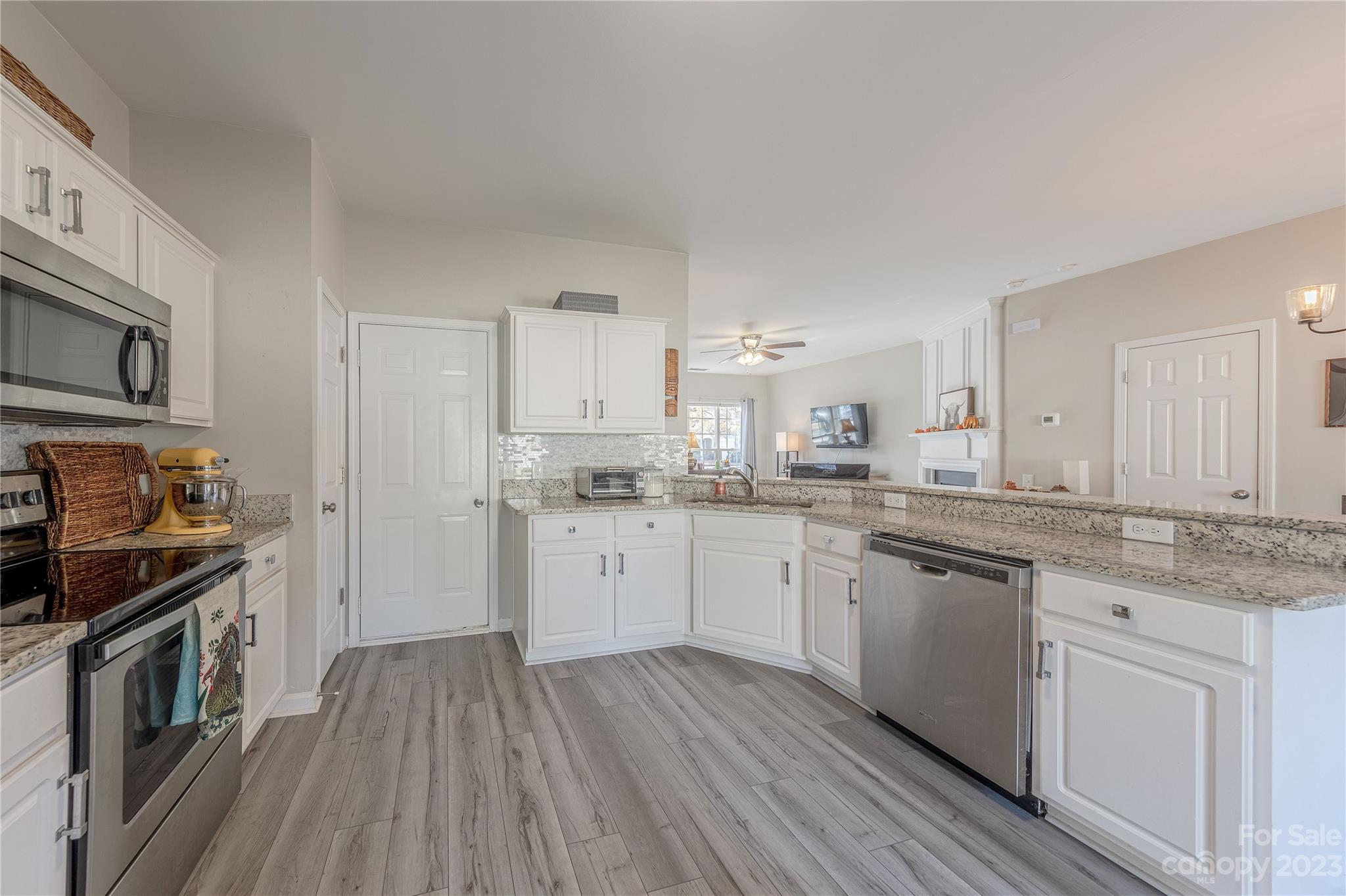 3417 Laurenhurst Lane