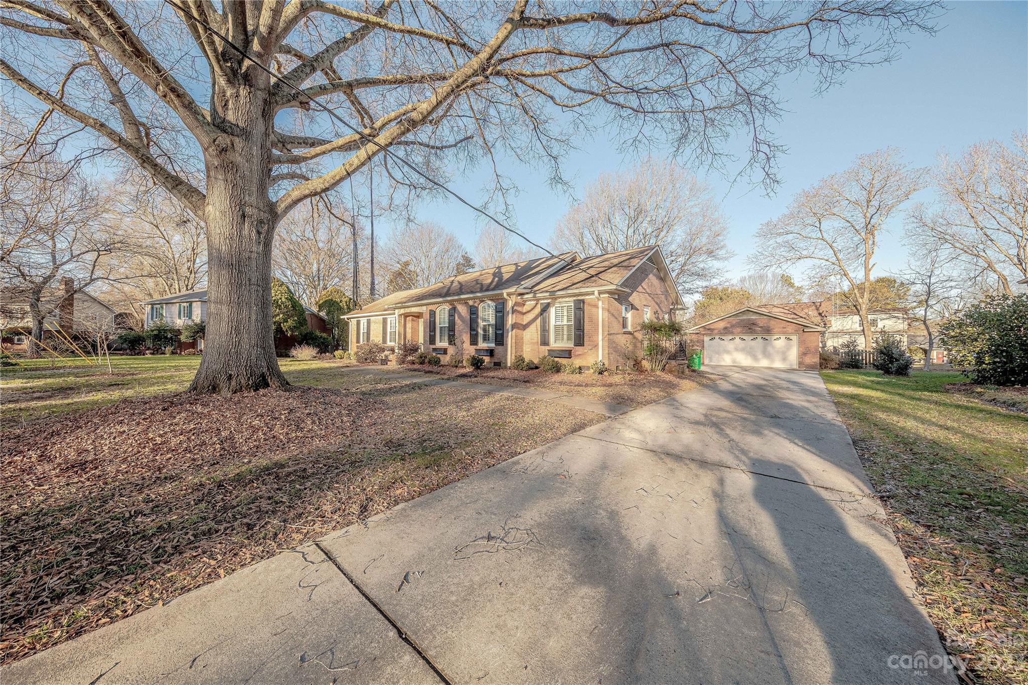 6914 Yorktowne Drive