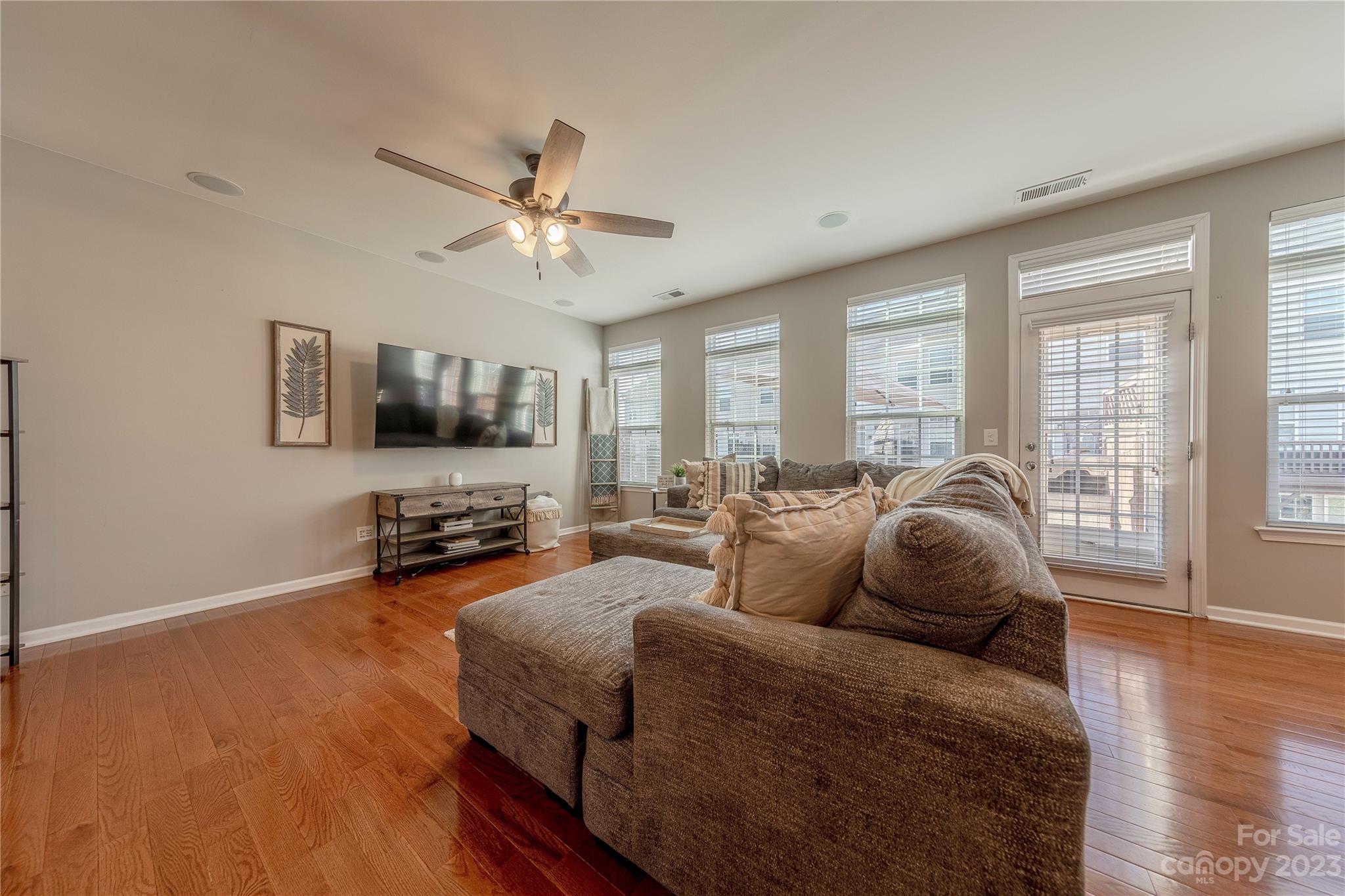 6306 Short Line Court
