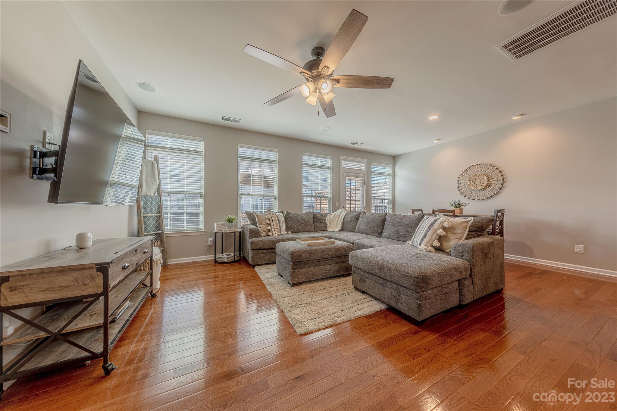 6306 Short Line Court