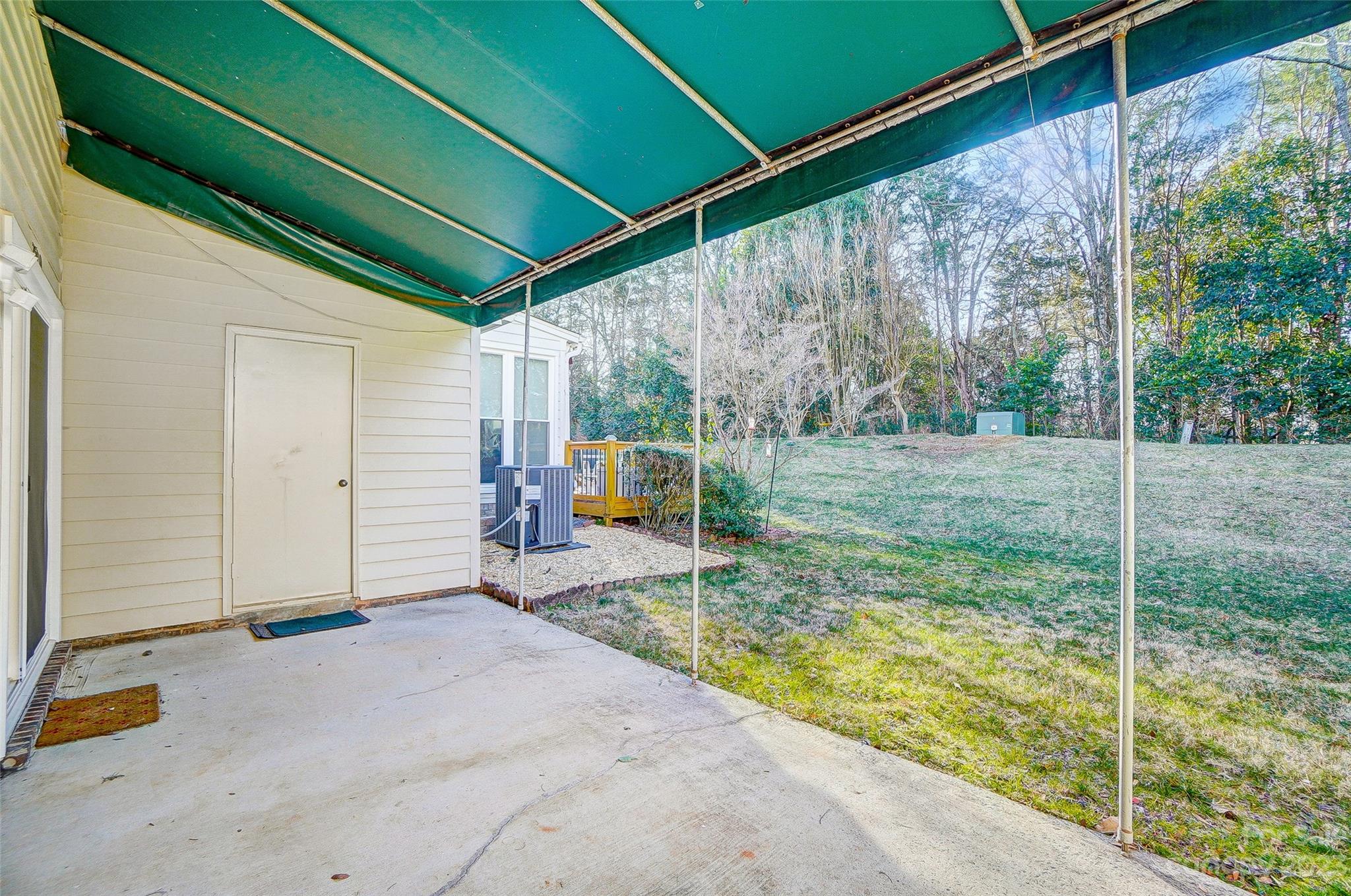 7520 Red Oak Lane