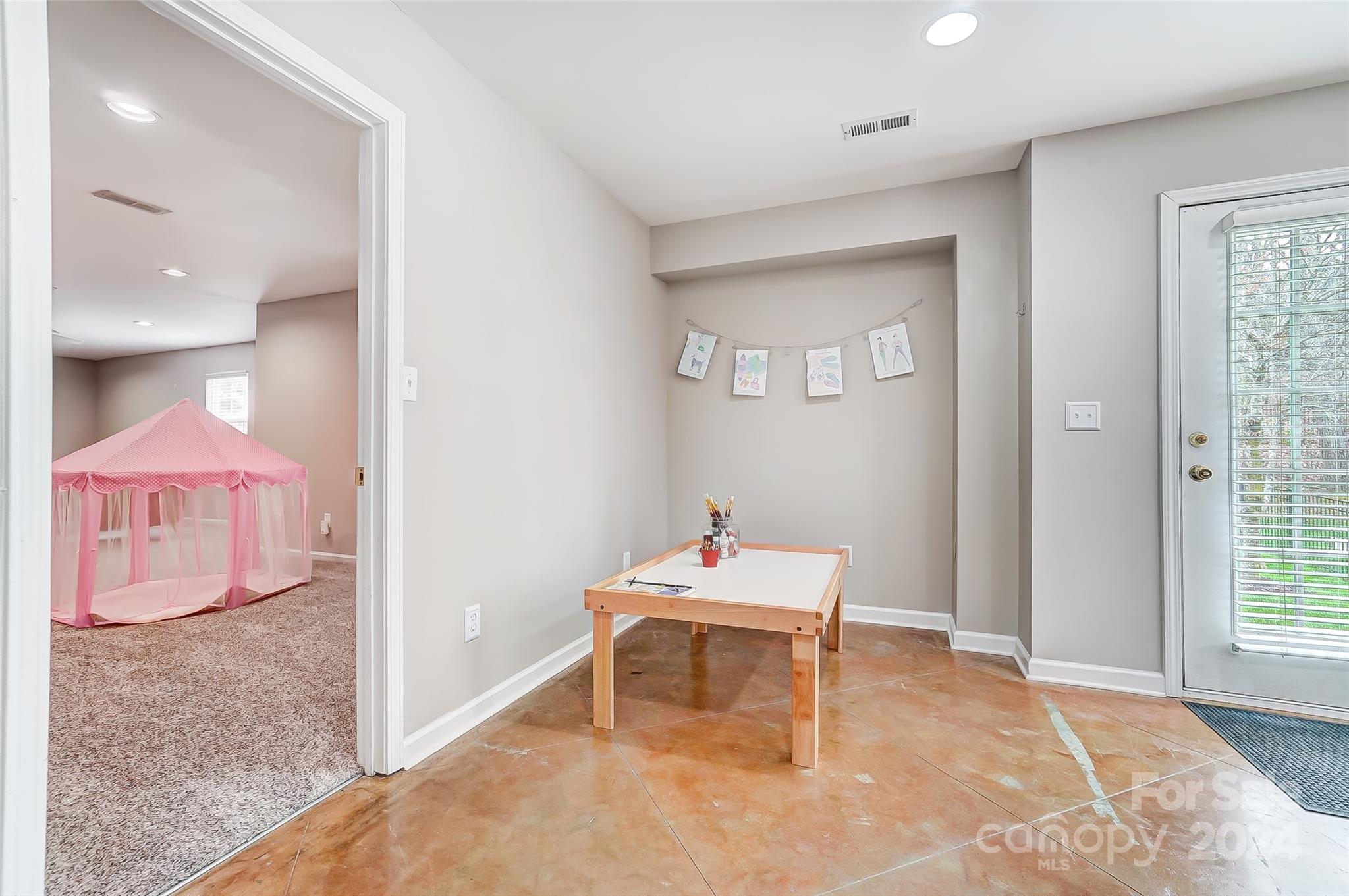 7912 Wilby Hollow Drive