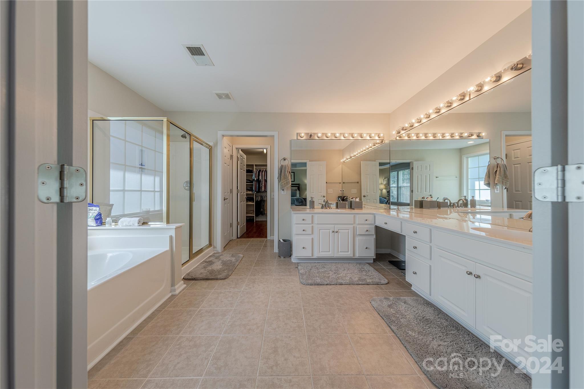 3101 Surreyhill Court