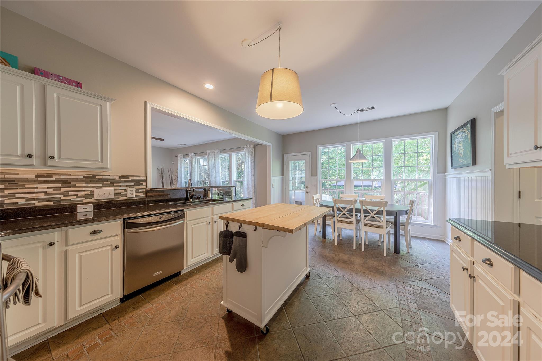 3101 Surreyhill Court