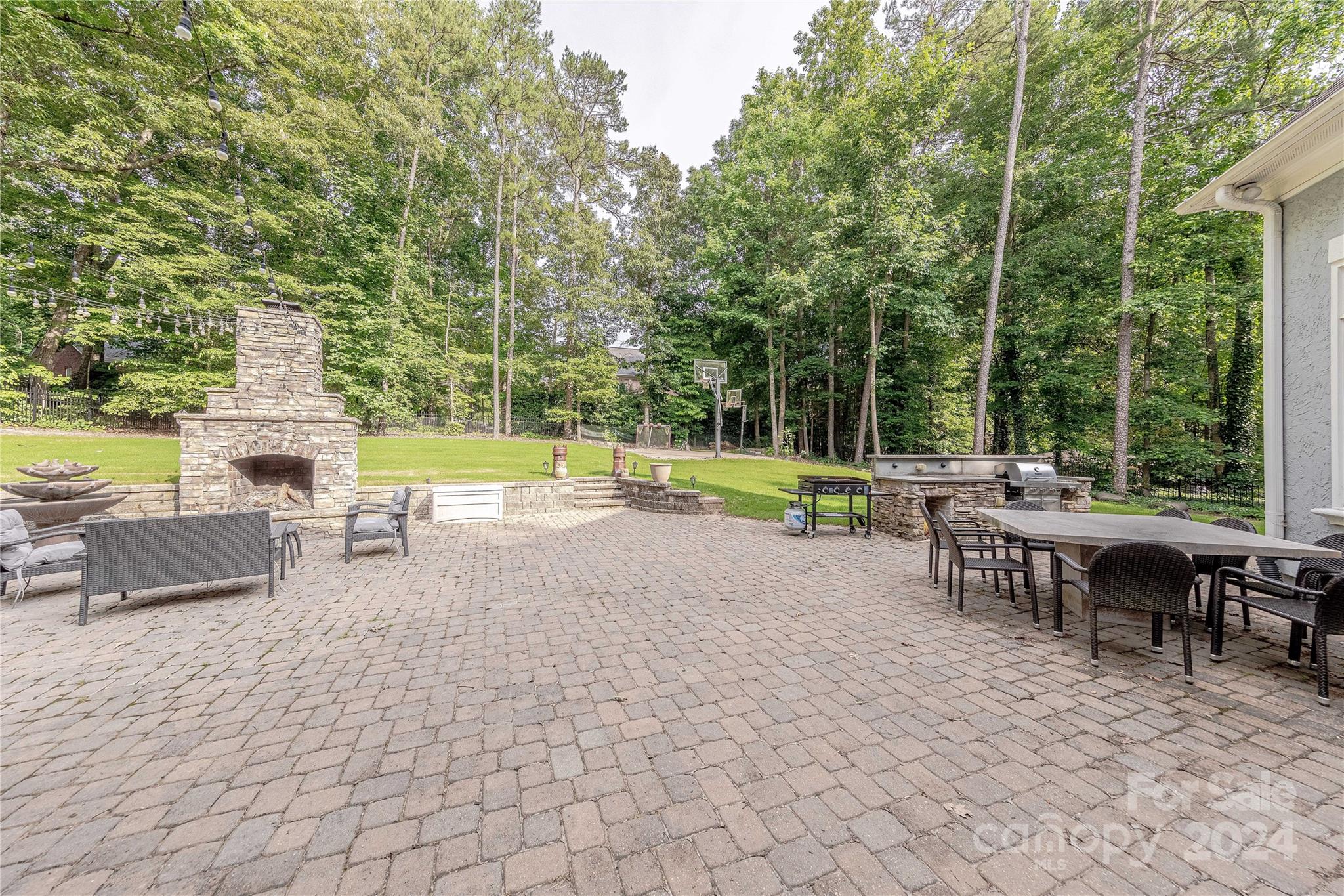 1021 Seminole Drive
