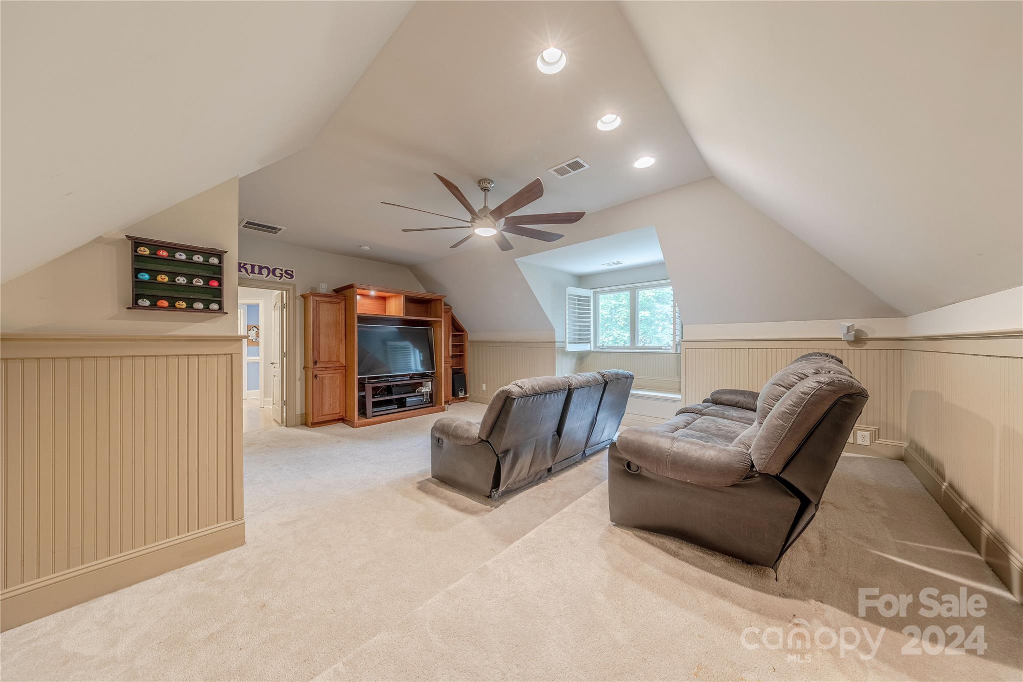1021 Seminole Drive