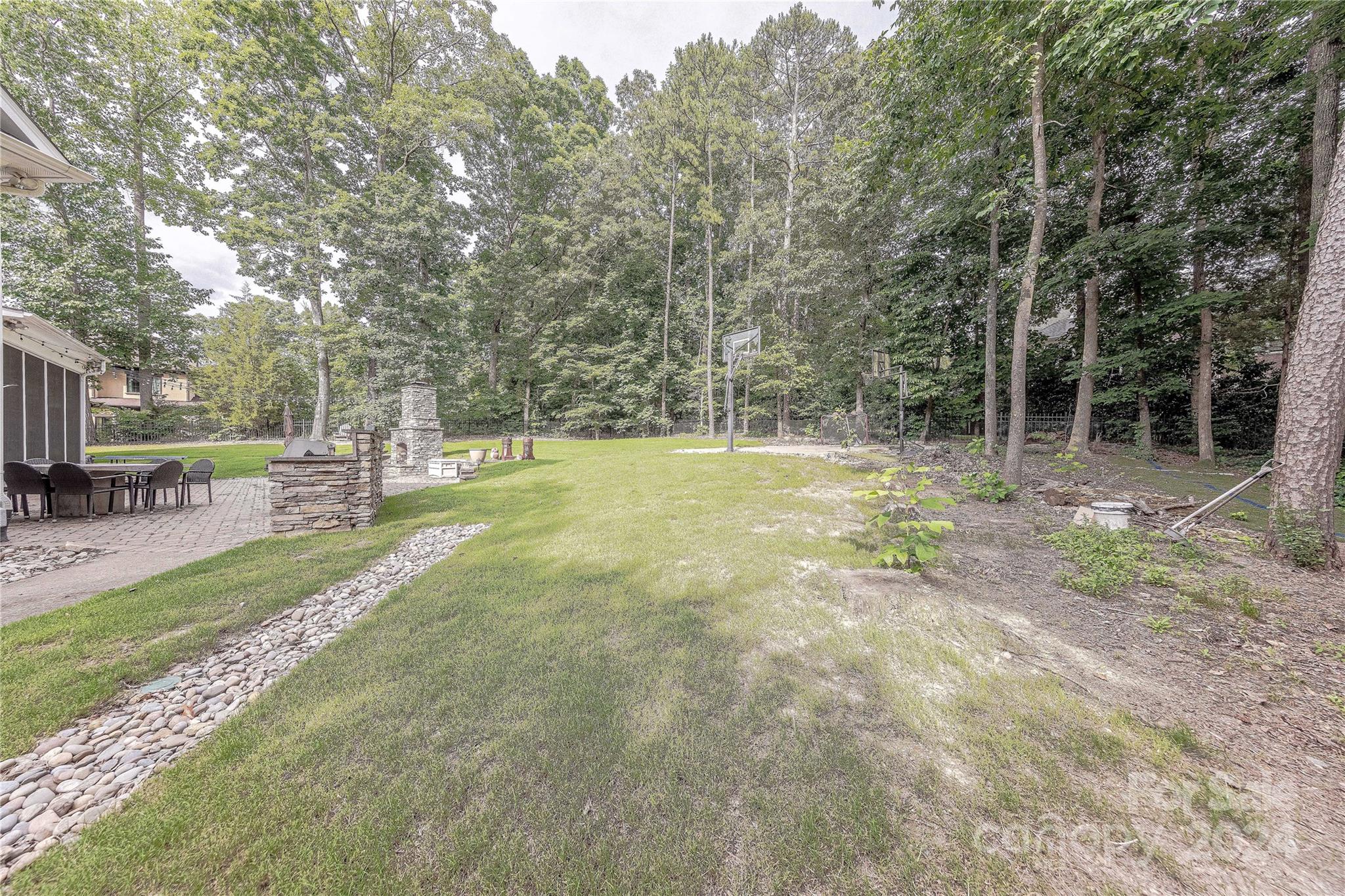 1021 Seminole Drive
